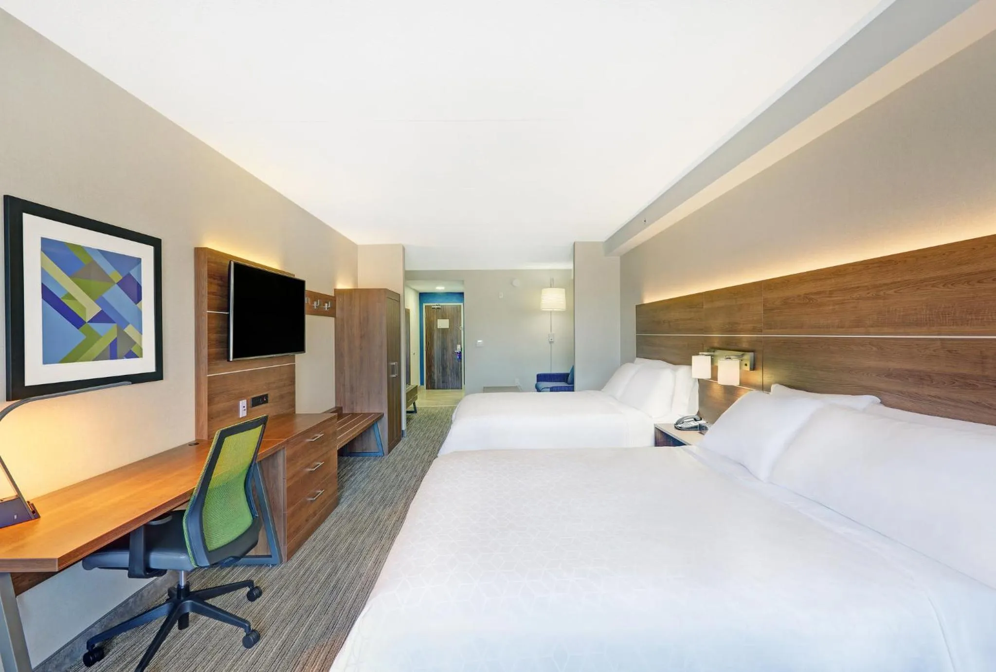 Photo of the whole room, Bed in Holiday Inn Express & Suites - Woodstock, ON CANADA