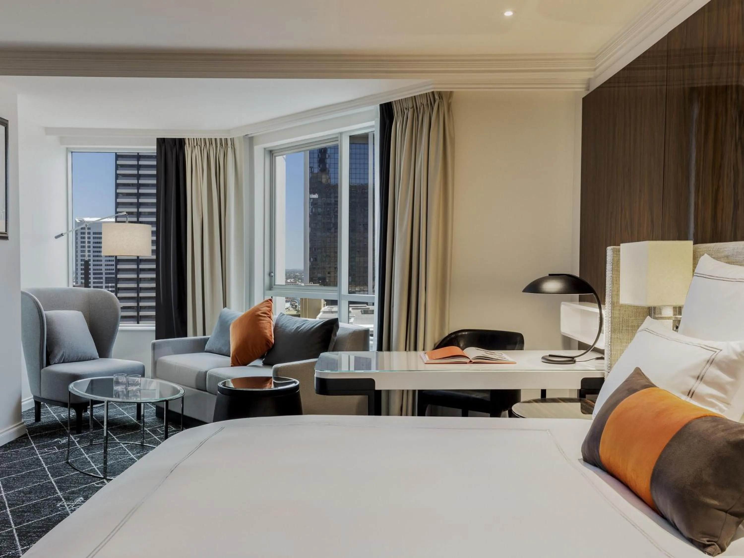 Bedroom, Bed in Swissotel Sydney