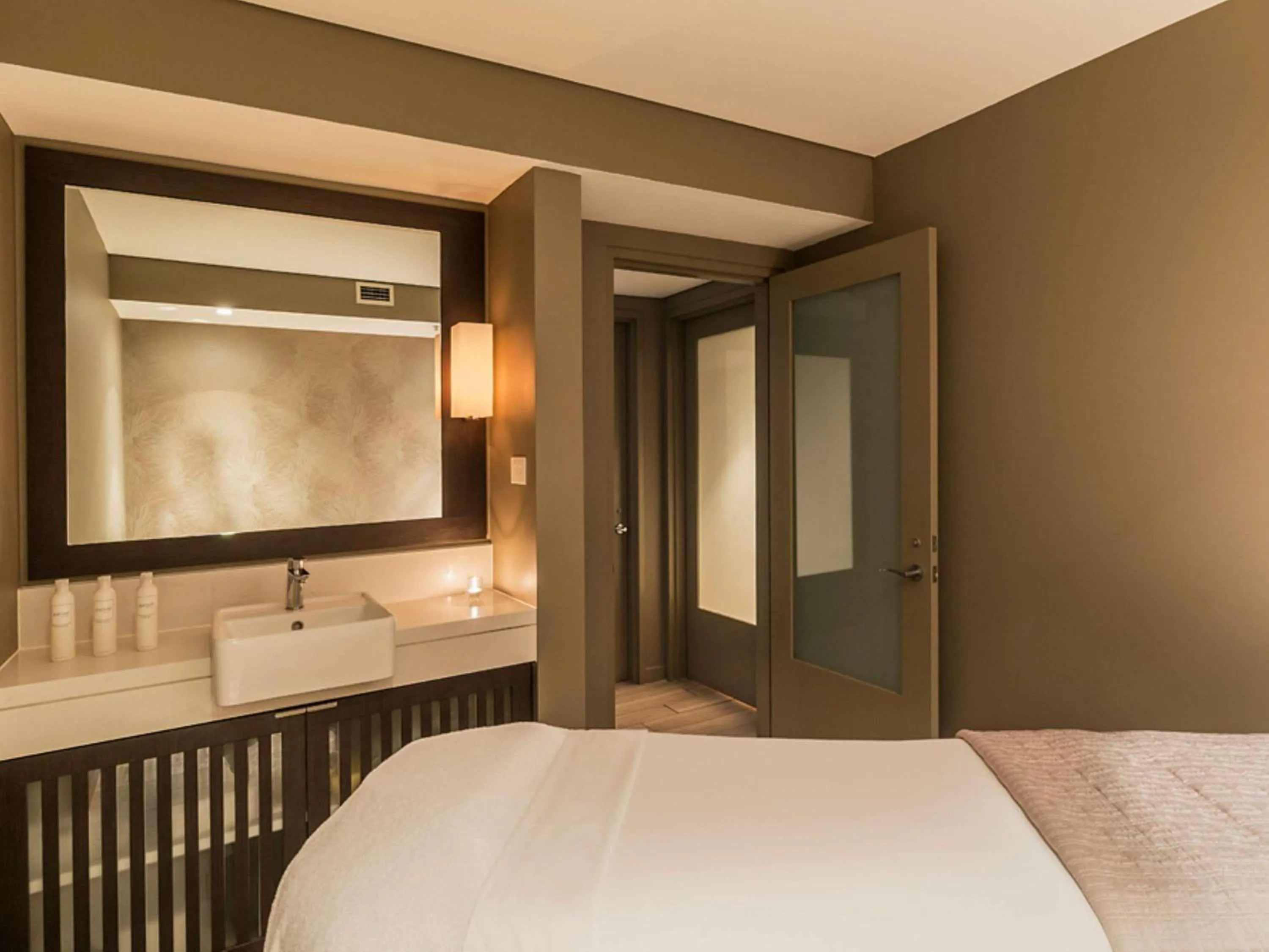 Spa and wellness centre/facilities, Bed in Swissotel Sydney