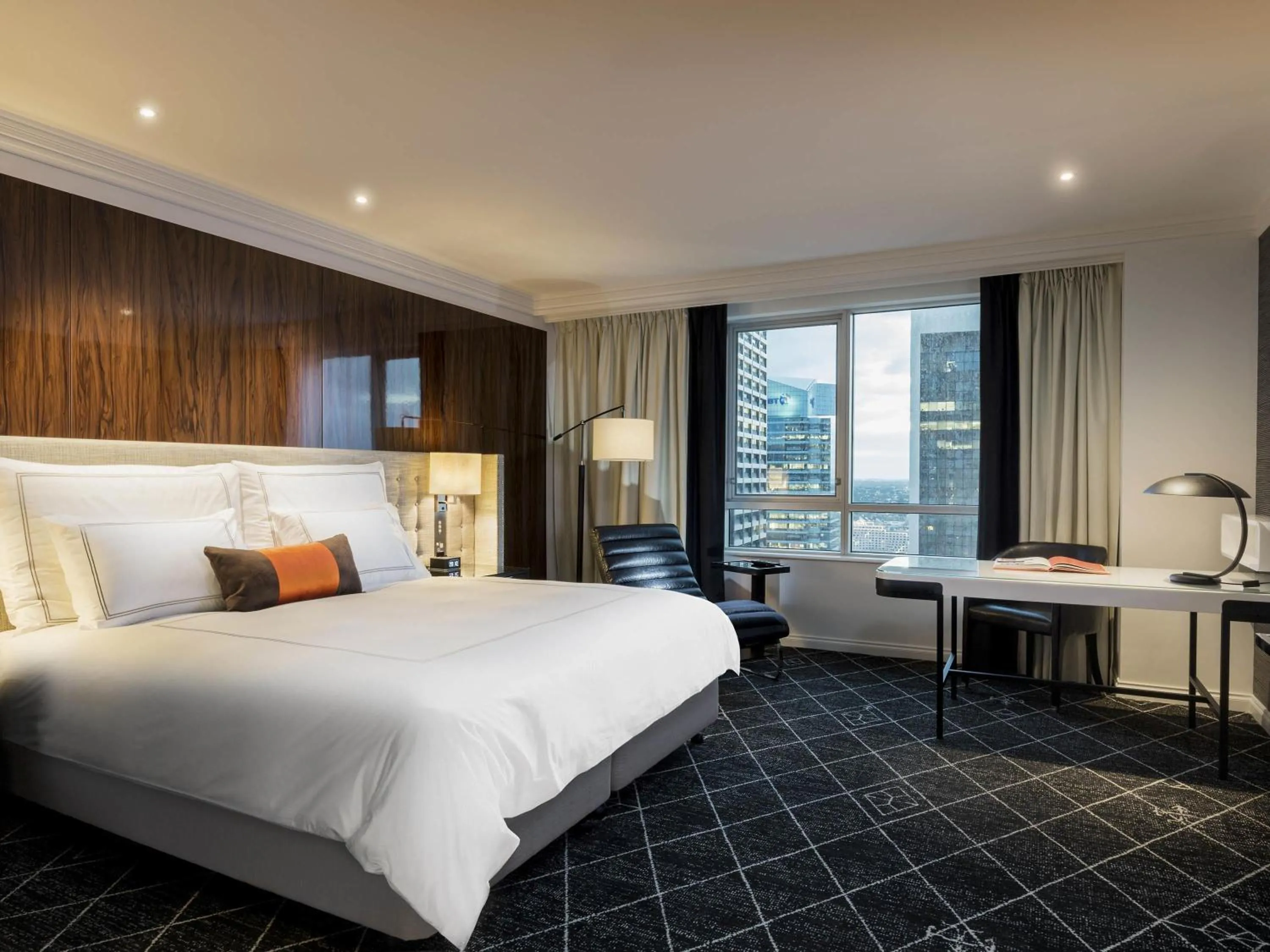Bedroom, Bed in Swissotel Sydney