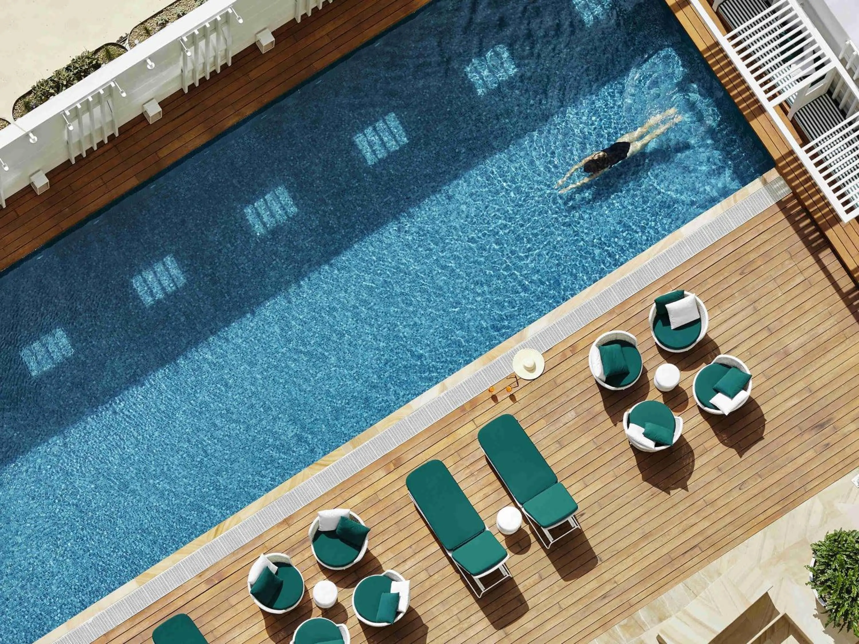 Pool view in Swissotel Sydney