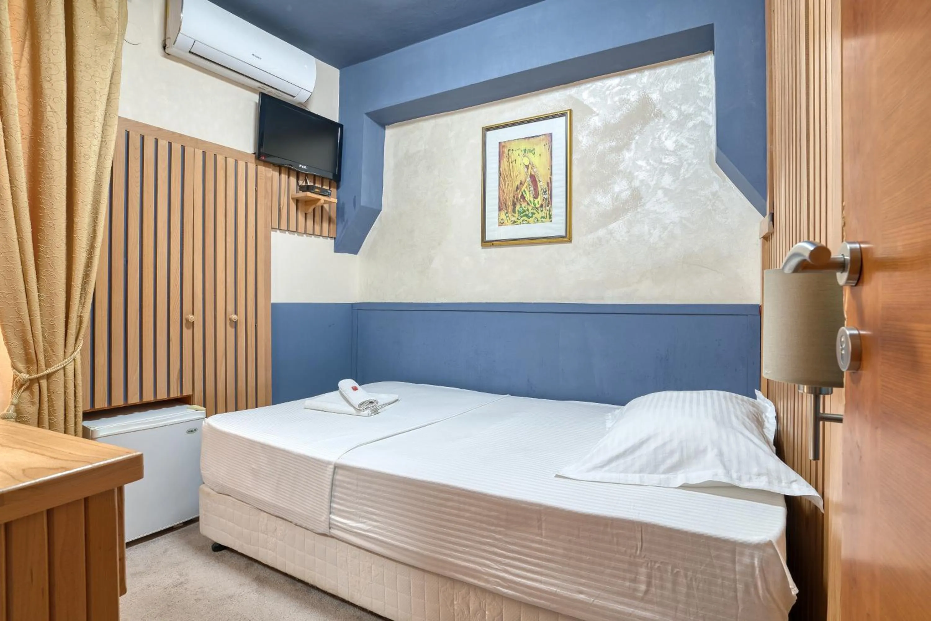 Bed in Hotel Rendez Vous