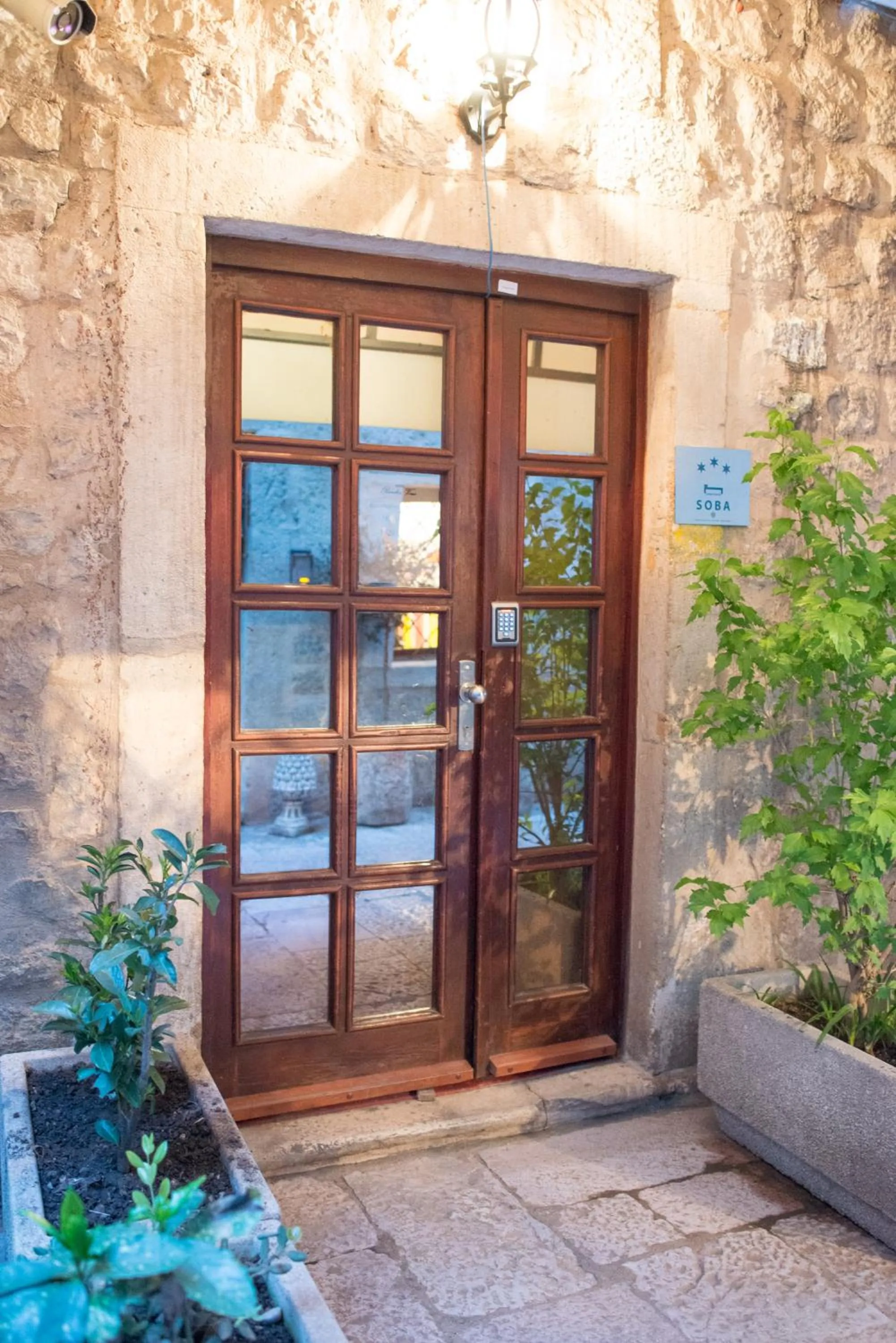 Facade/entrance in Hotel Rendez Vous