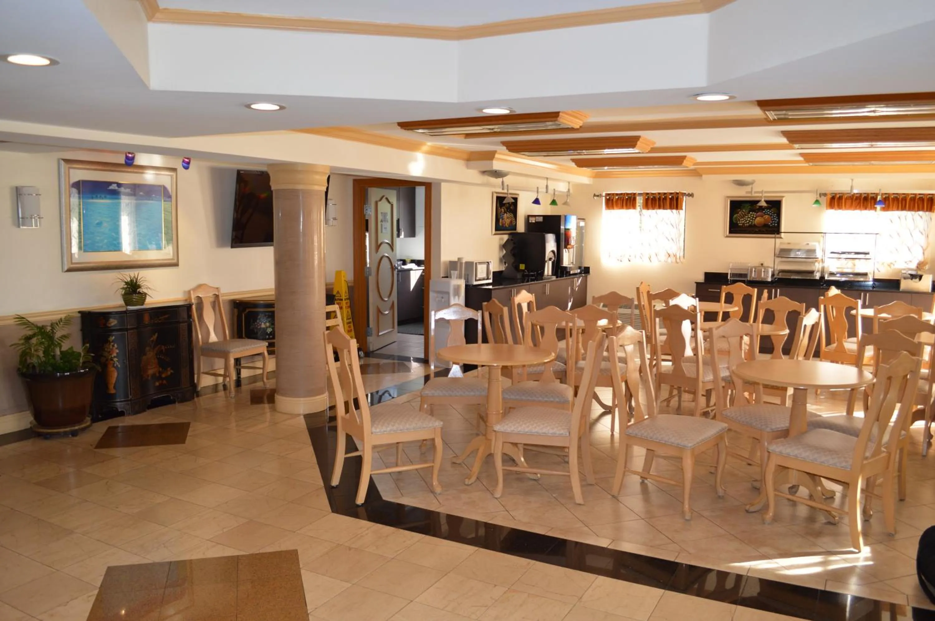 Food and drinks in Americas Best Value Inn Fort Myers