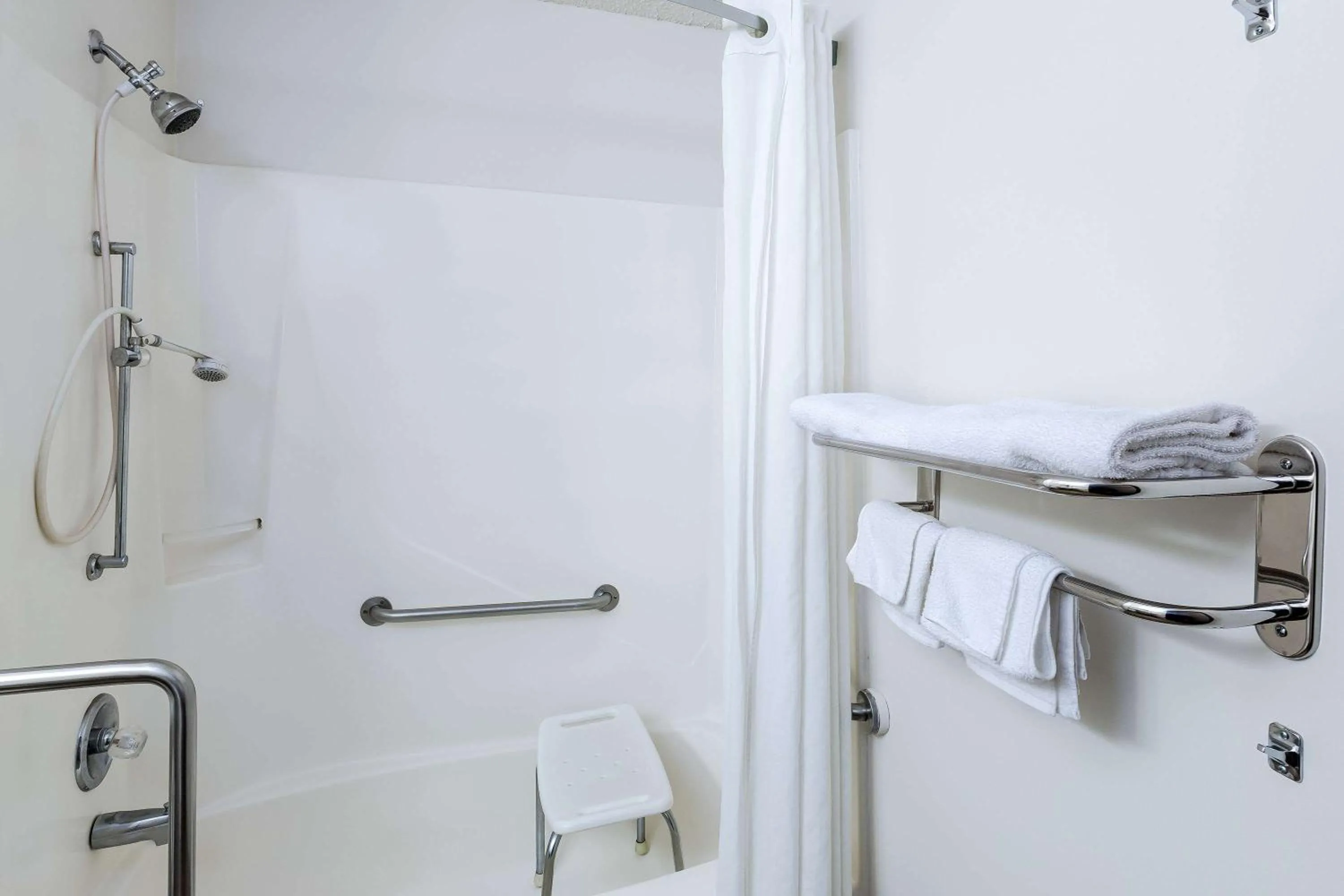 Shower in Super 8 by Wyndham Columbus