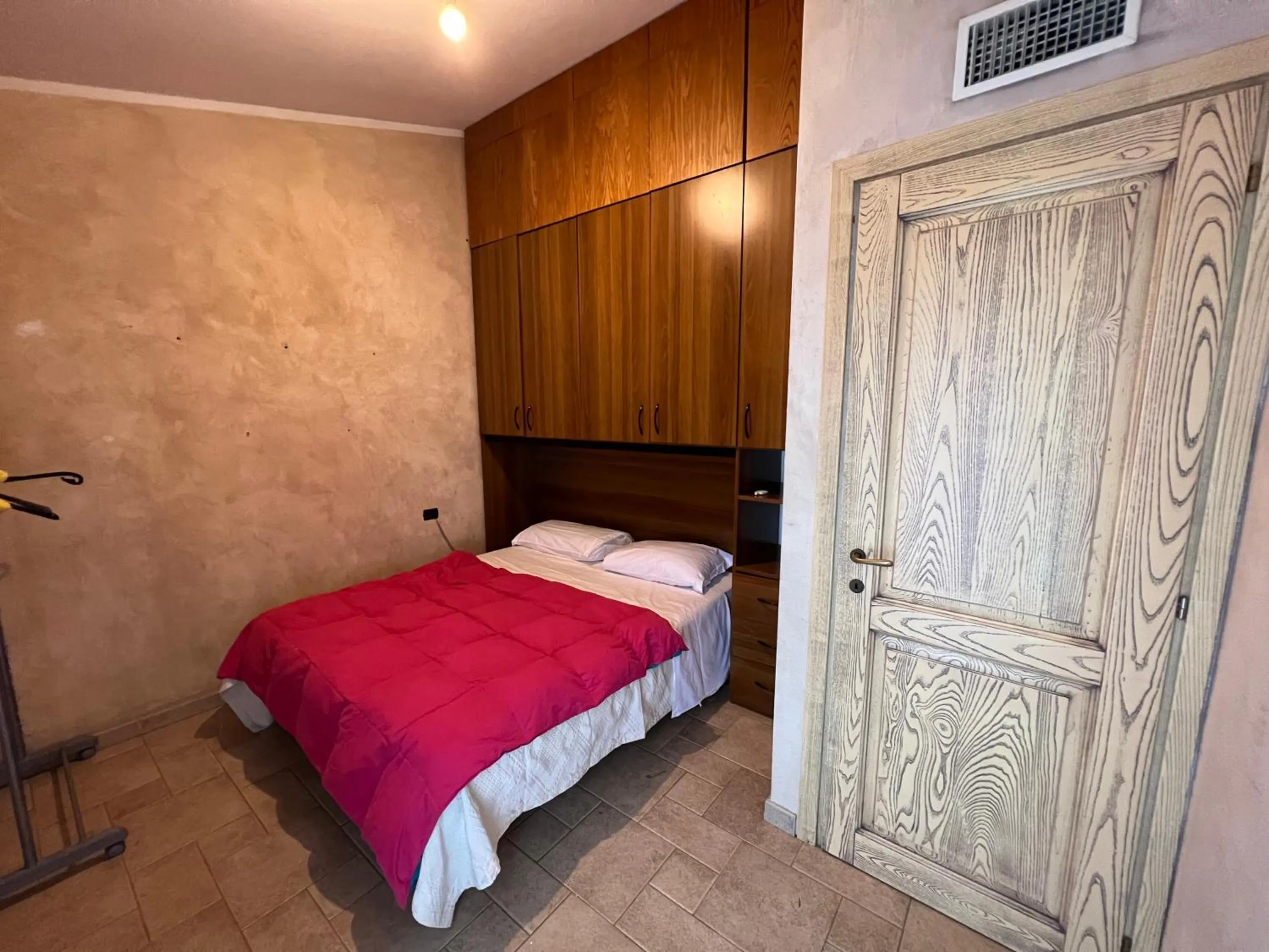 Bedroom, Bed in In campagna da Nino