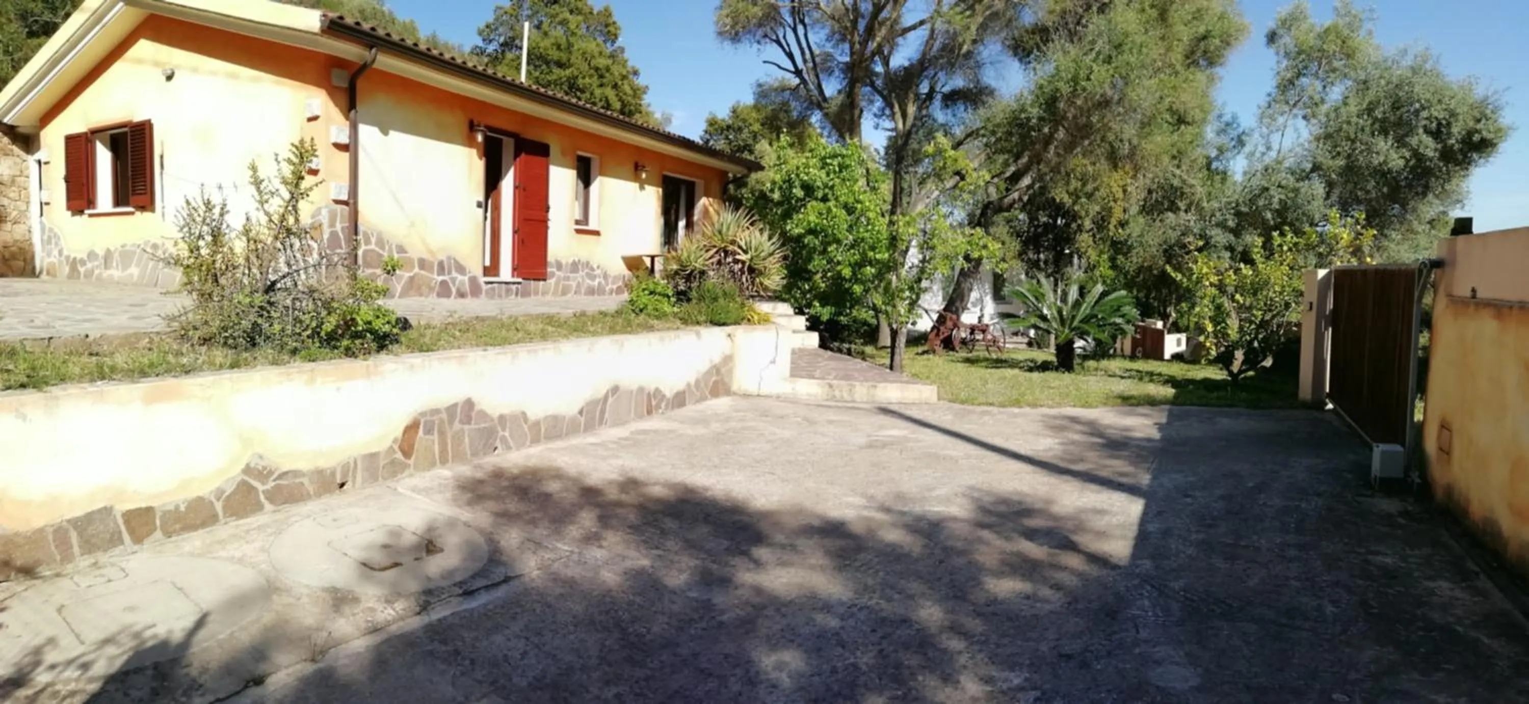 Property building in In campagna da Nino