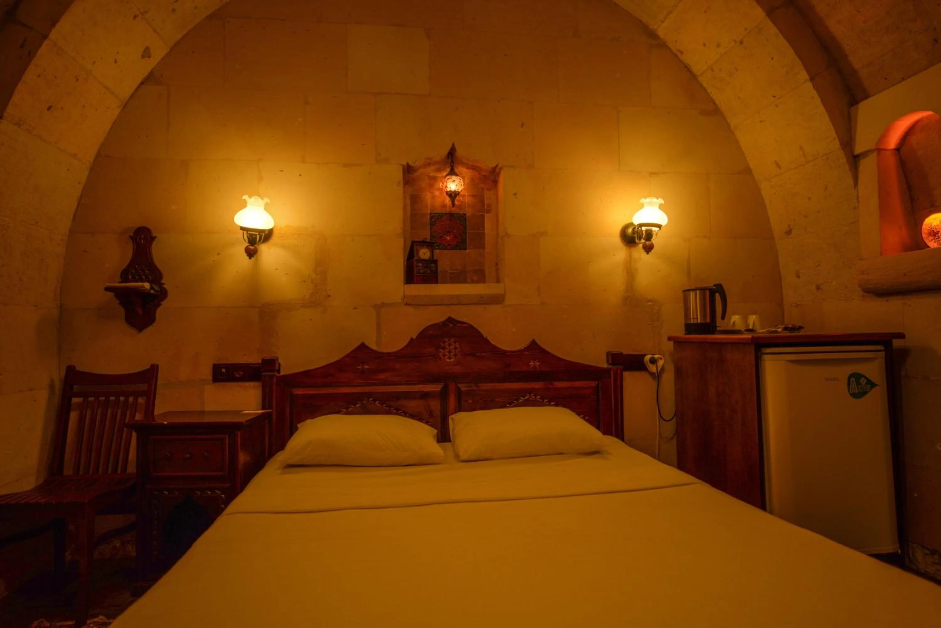 Photo of the whole room, Bed in Vineyard Cave Hotel