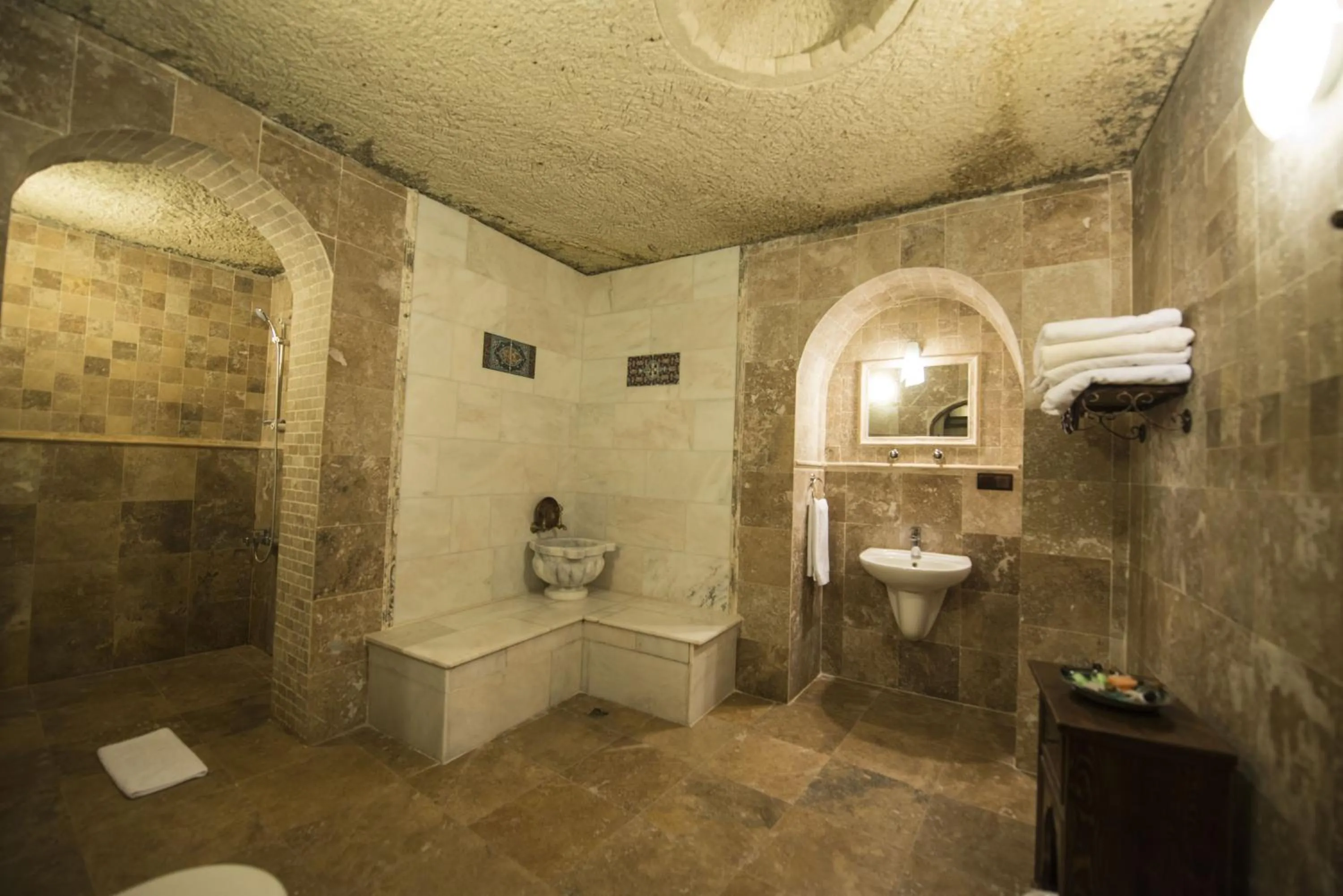 Bathroom in Vineyard Cave Hotel
