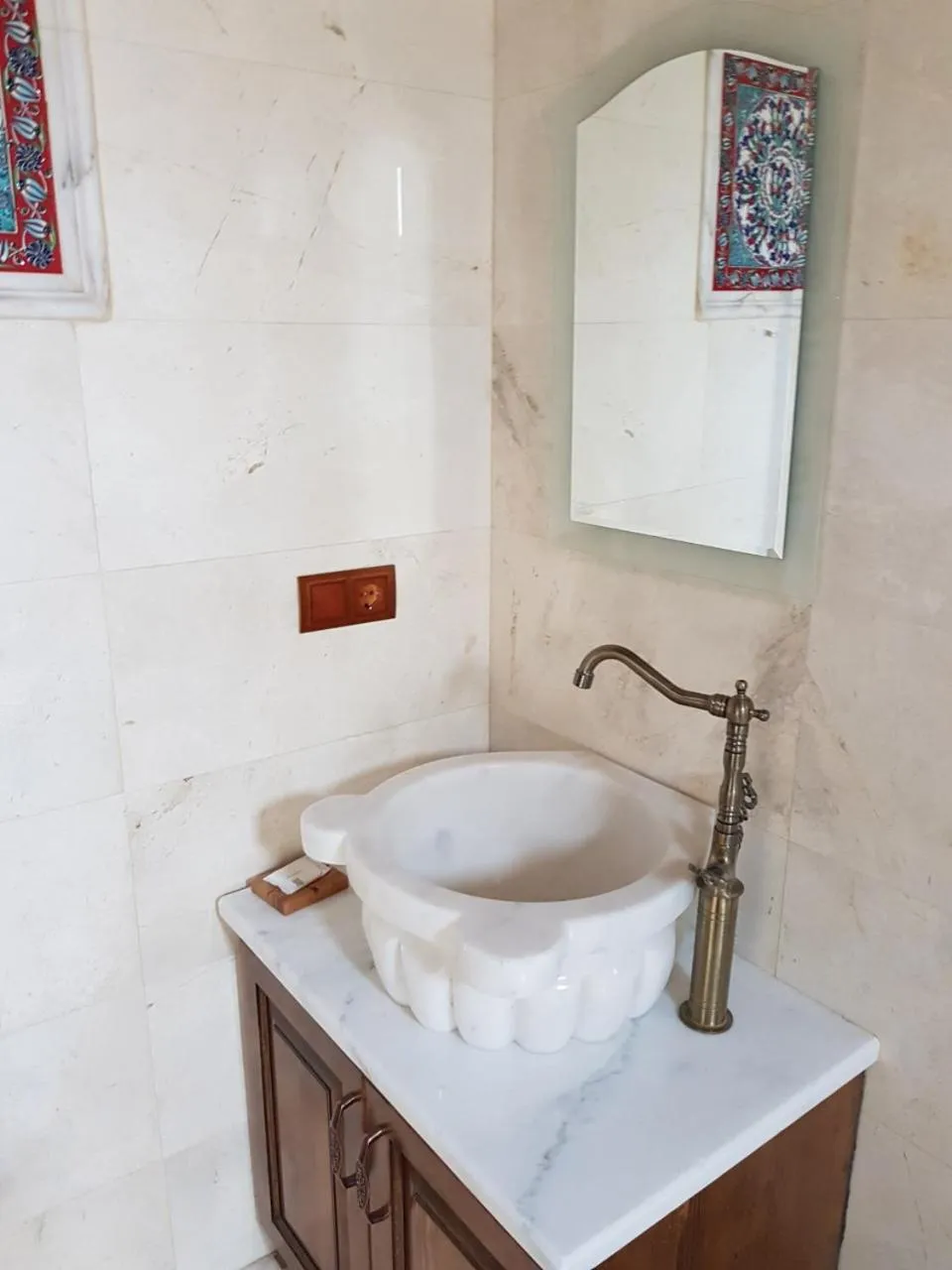 Bathroom in Vineyard Cave Hotel