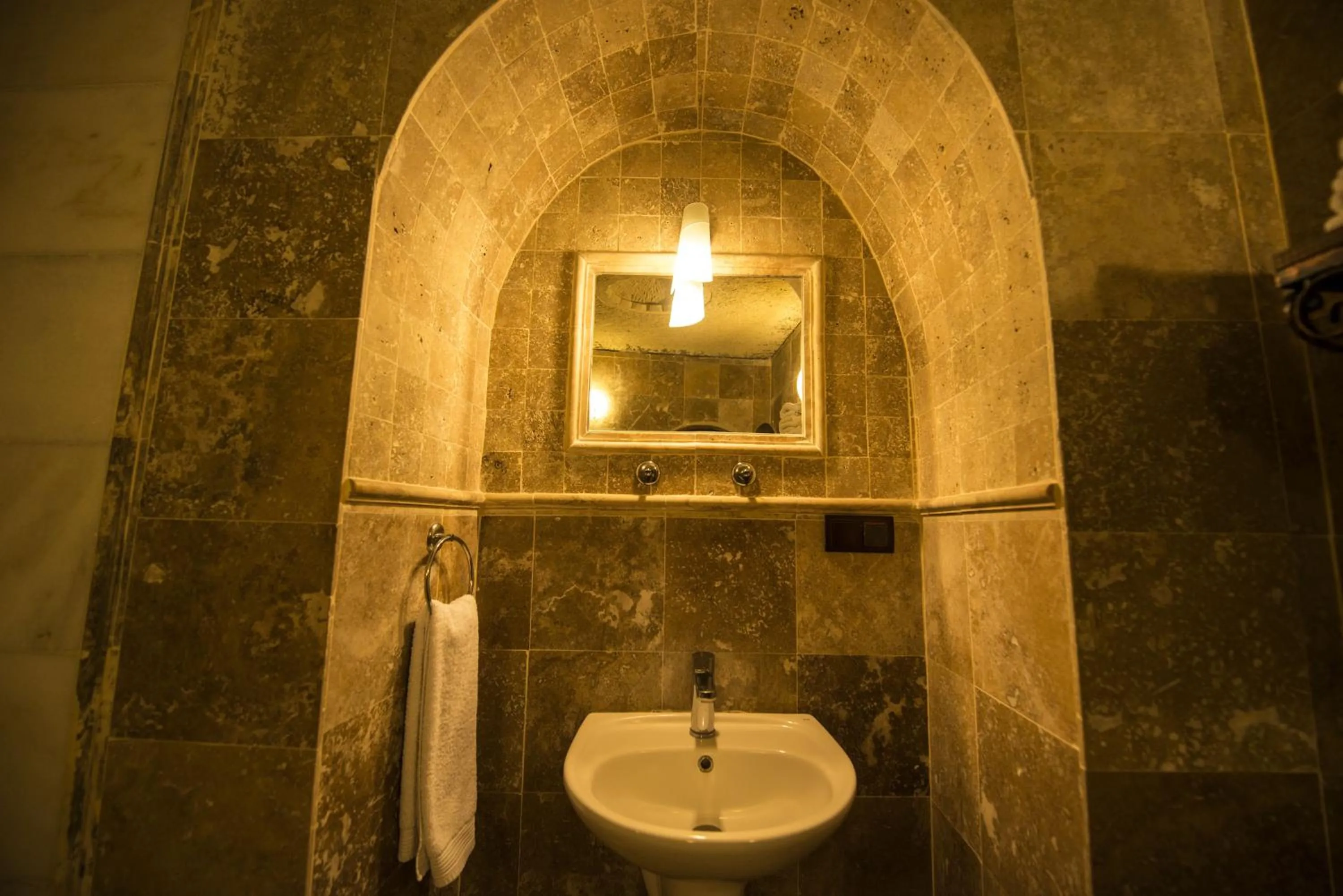 Bathroom in Vineyard Cave Hotel