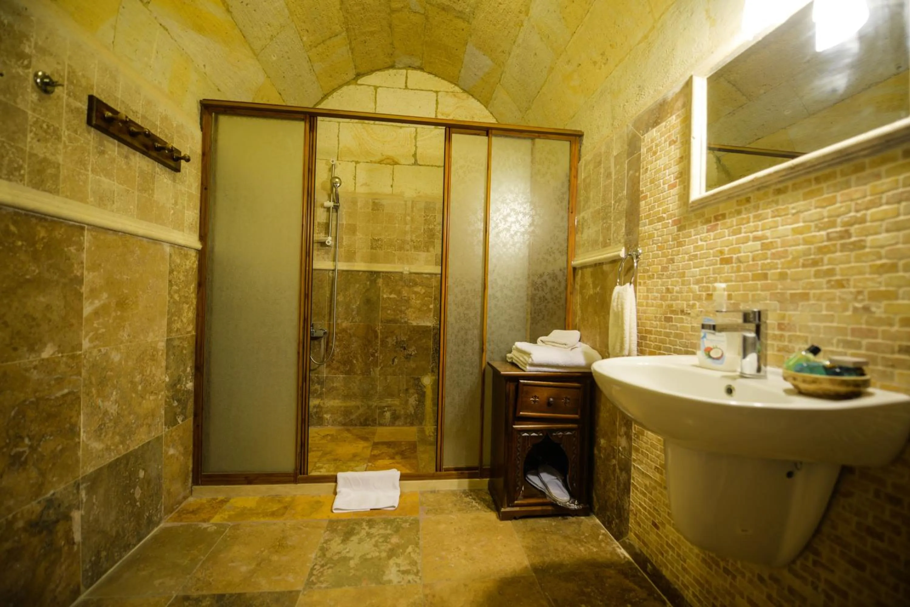 Bathroom in Vineyard Cave Hotel