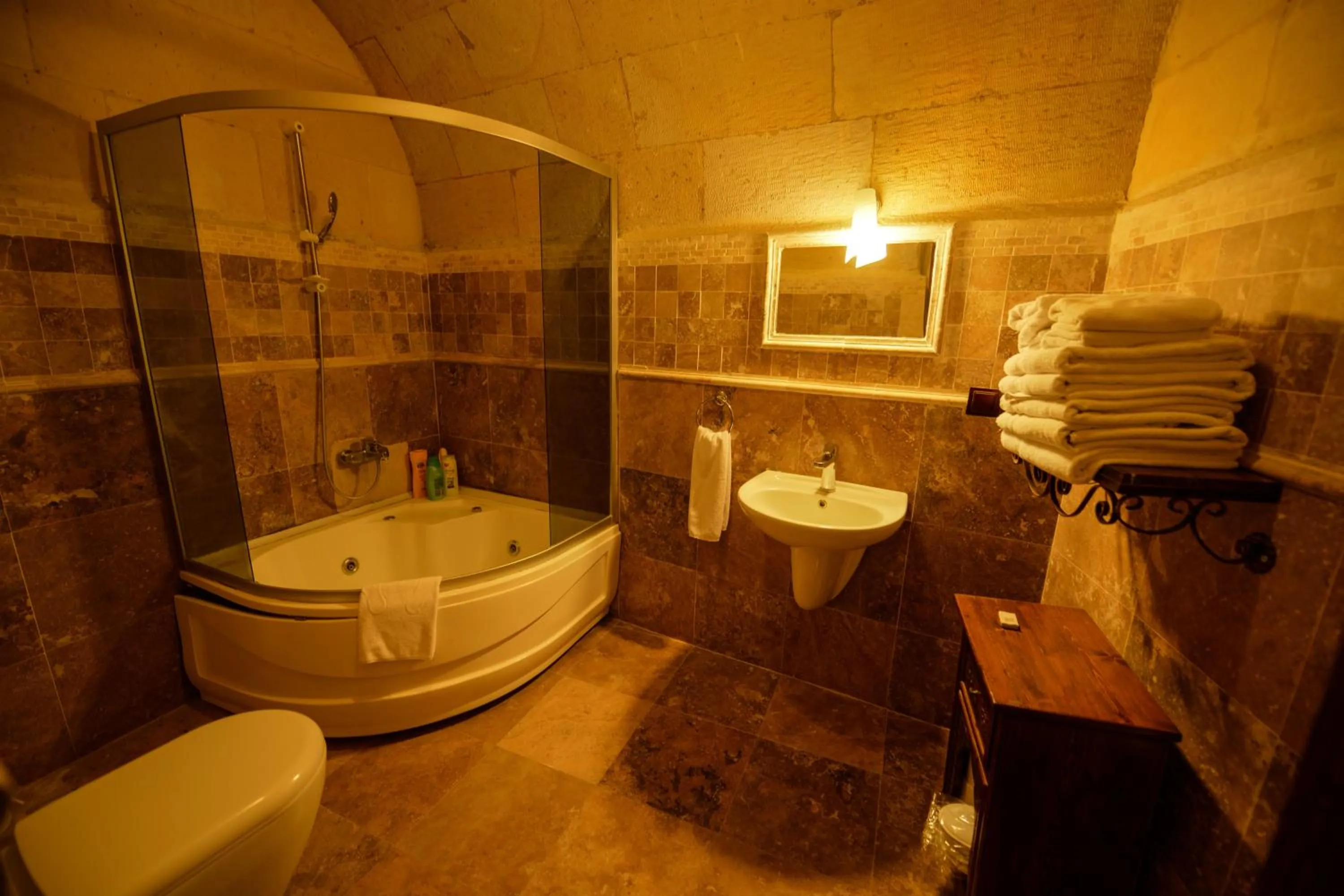 Bathroom in Vineyard Cave Hotel