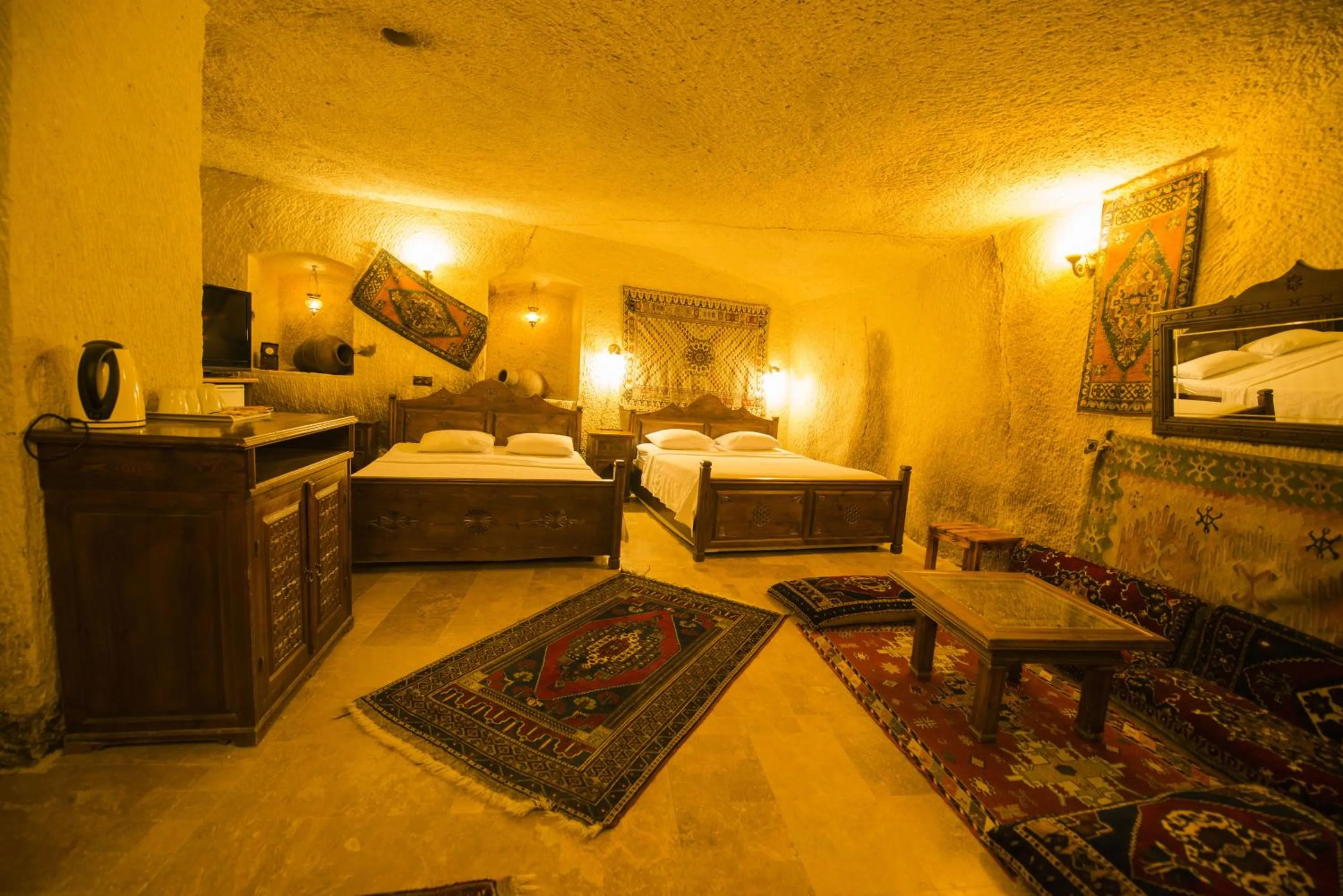 Photo of the whole room, Bed in Vineyard Cave Hotel