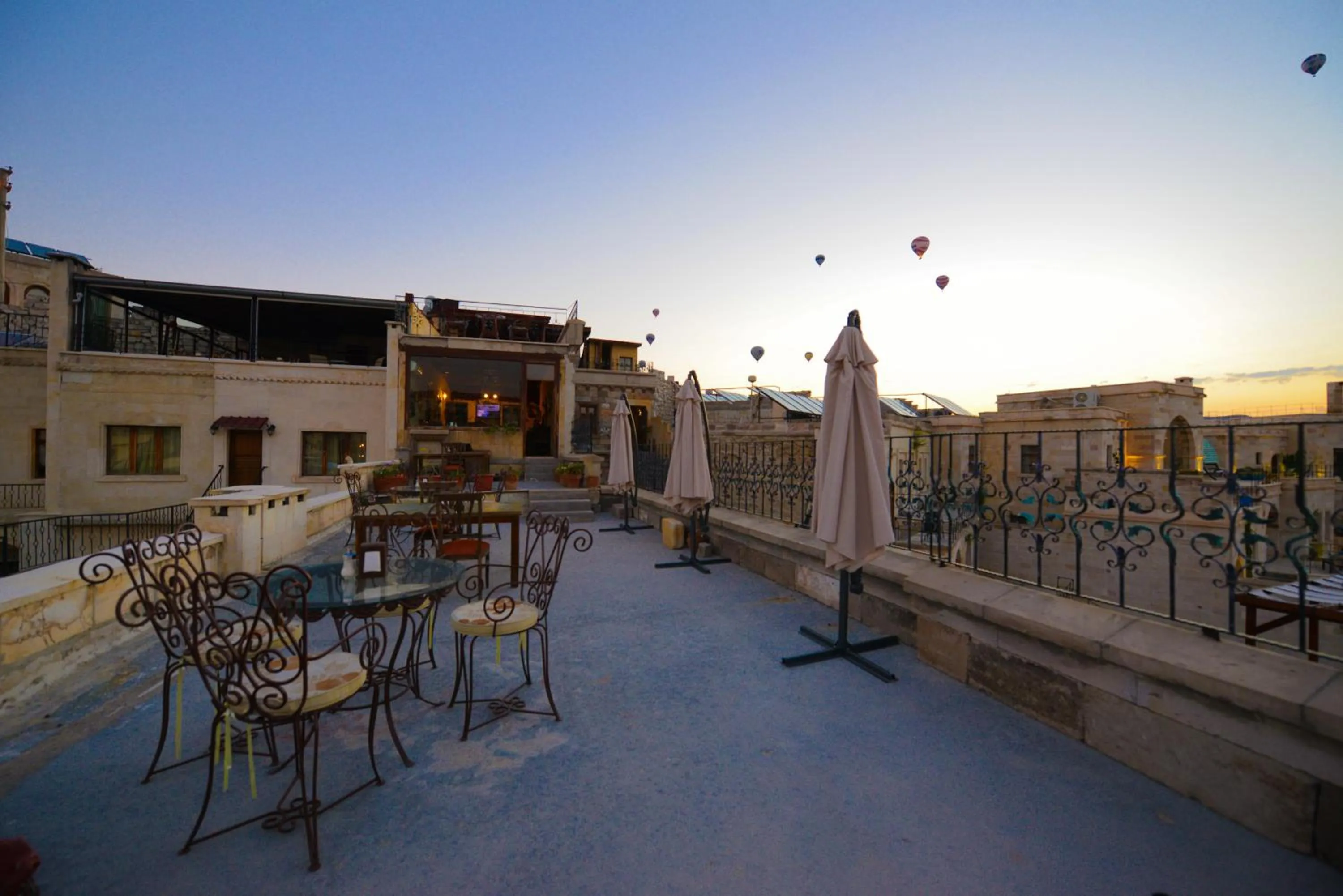 Breakfast in Vineyard Cave Hotel