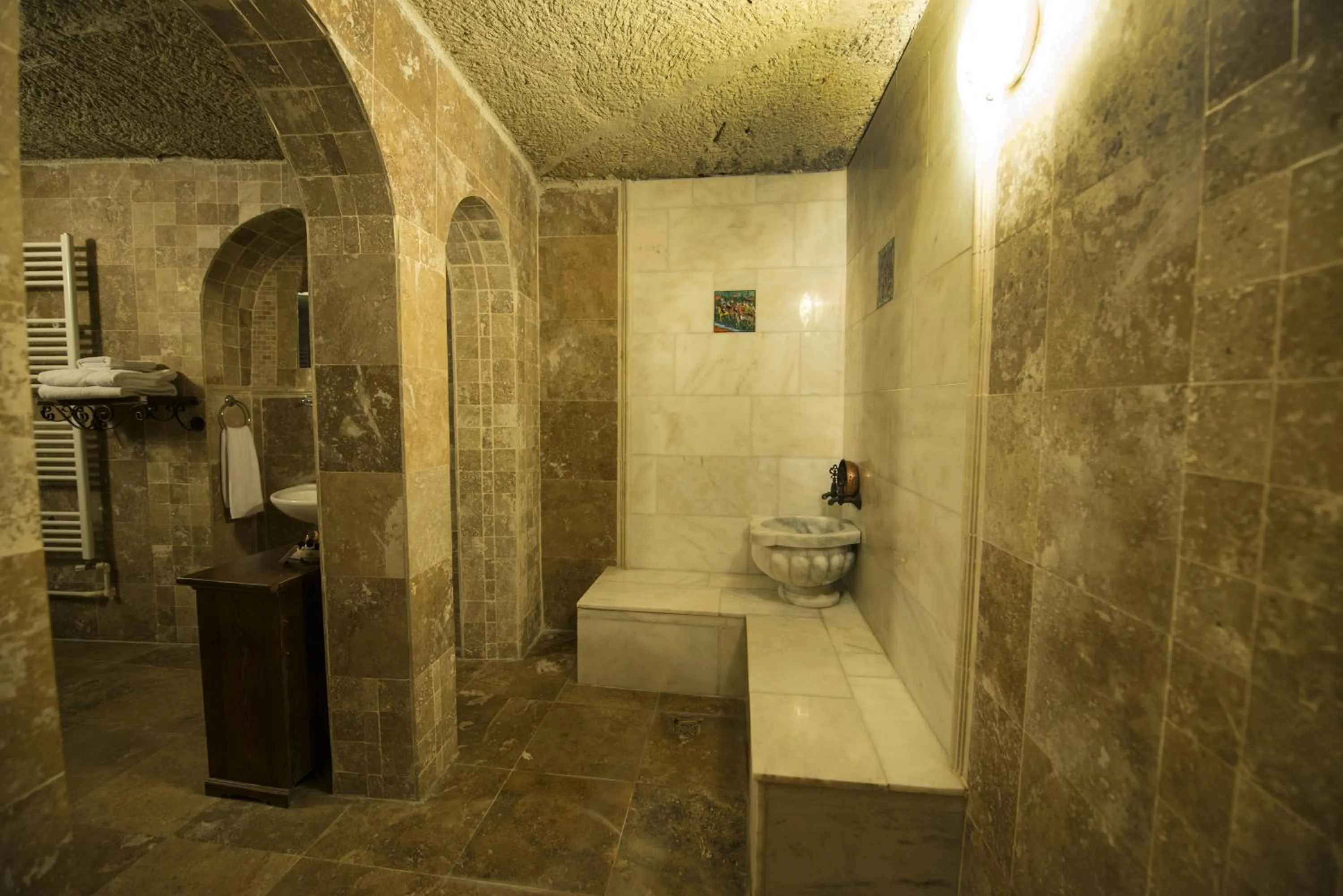 Bathroom in Vineyard Cave Hotel
