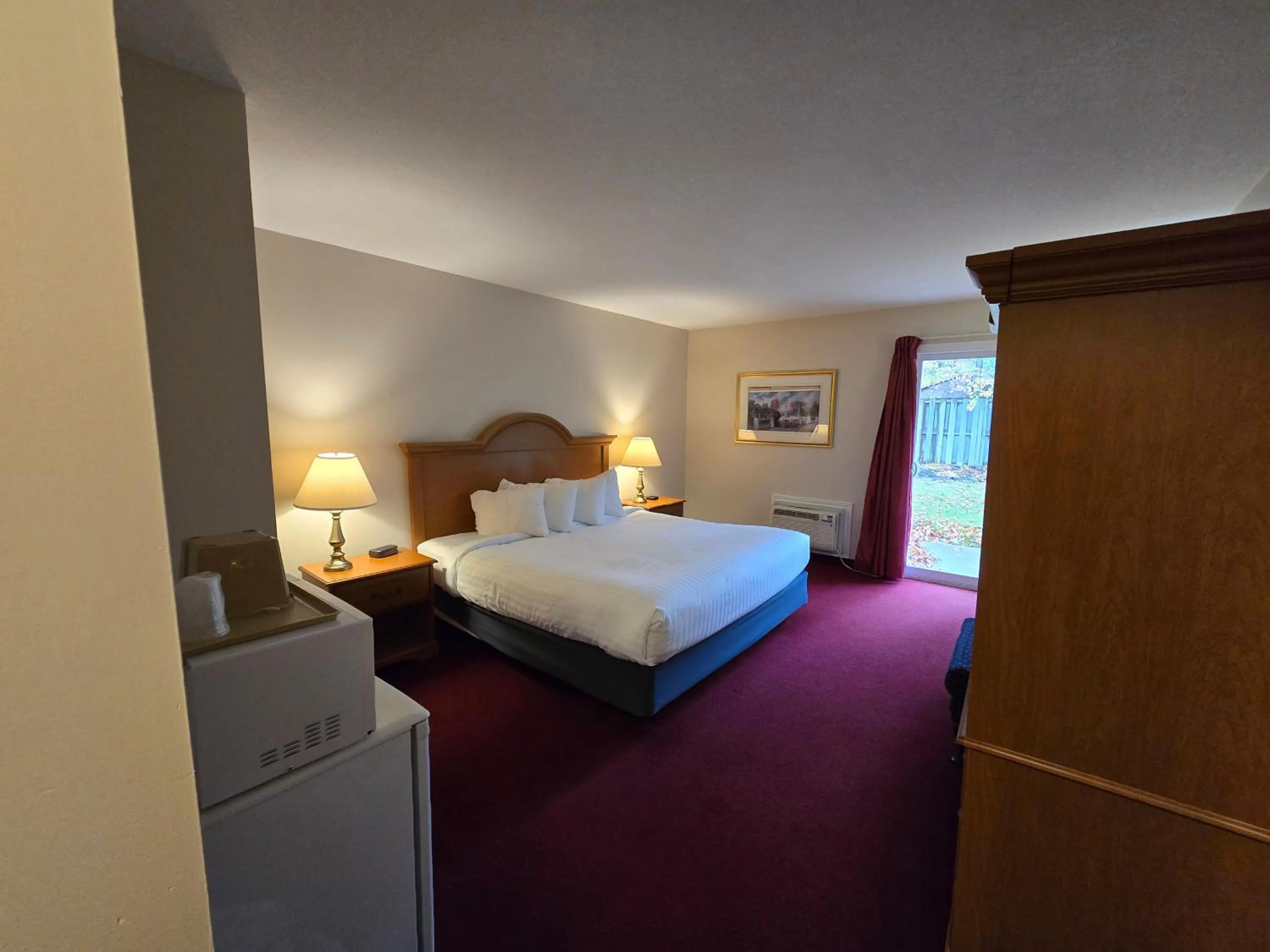 Bed in Travelodge by Wyndham Port Elgin