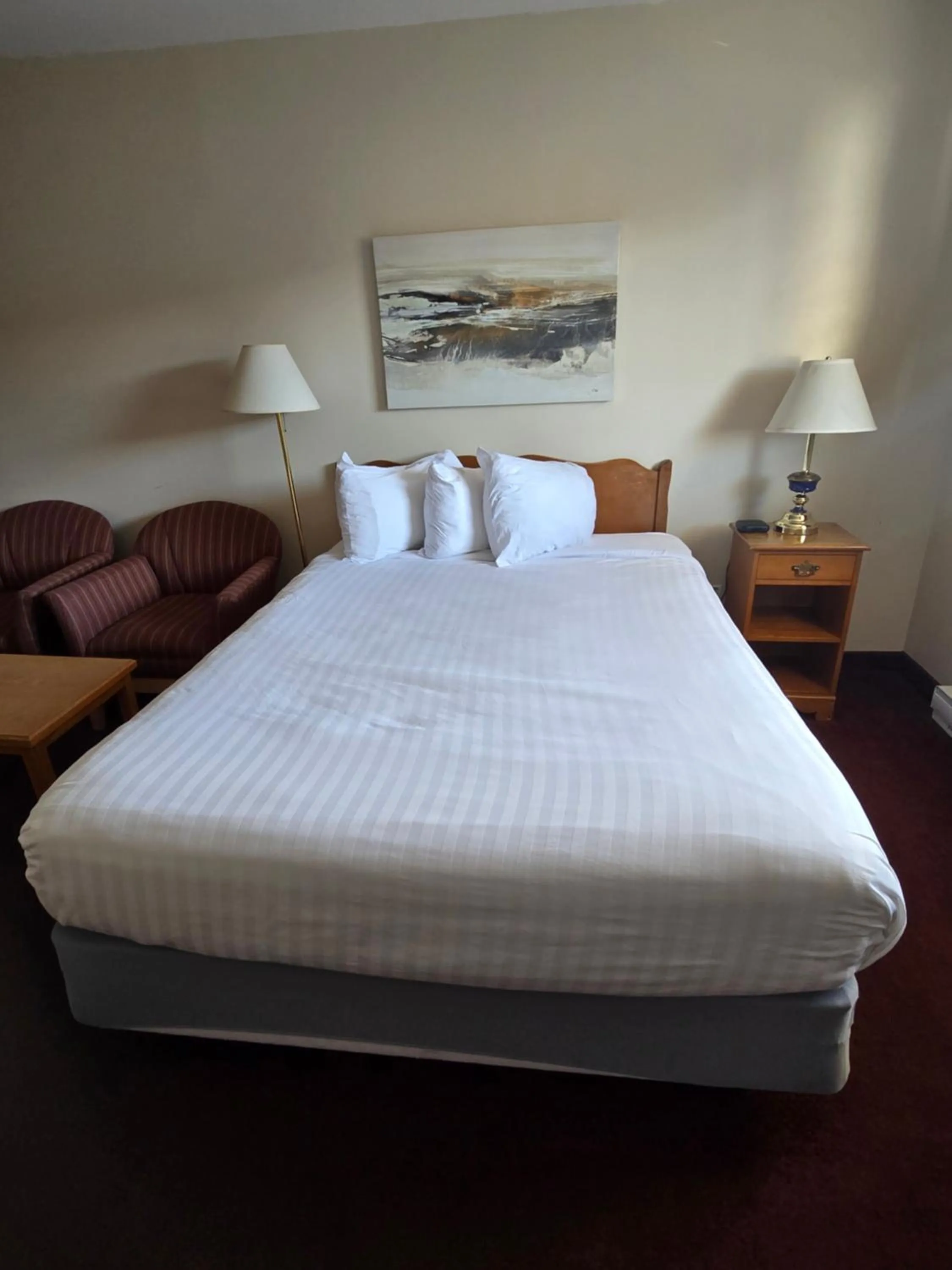 Bed in Travelodge by Wyndham Port Elgin