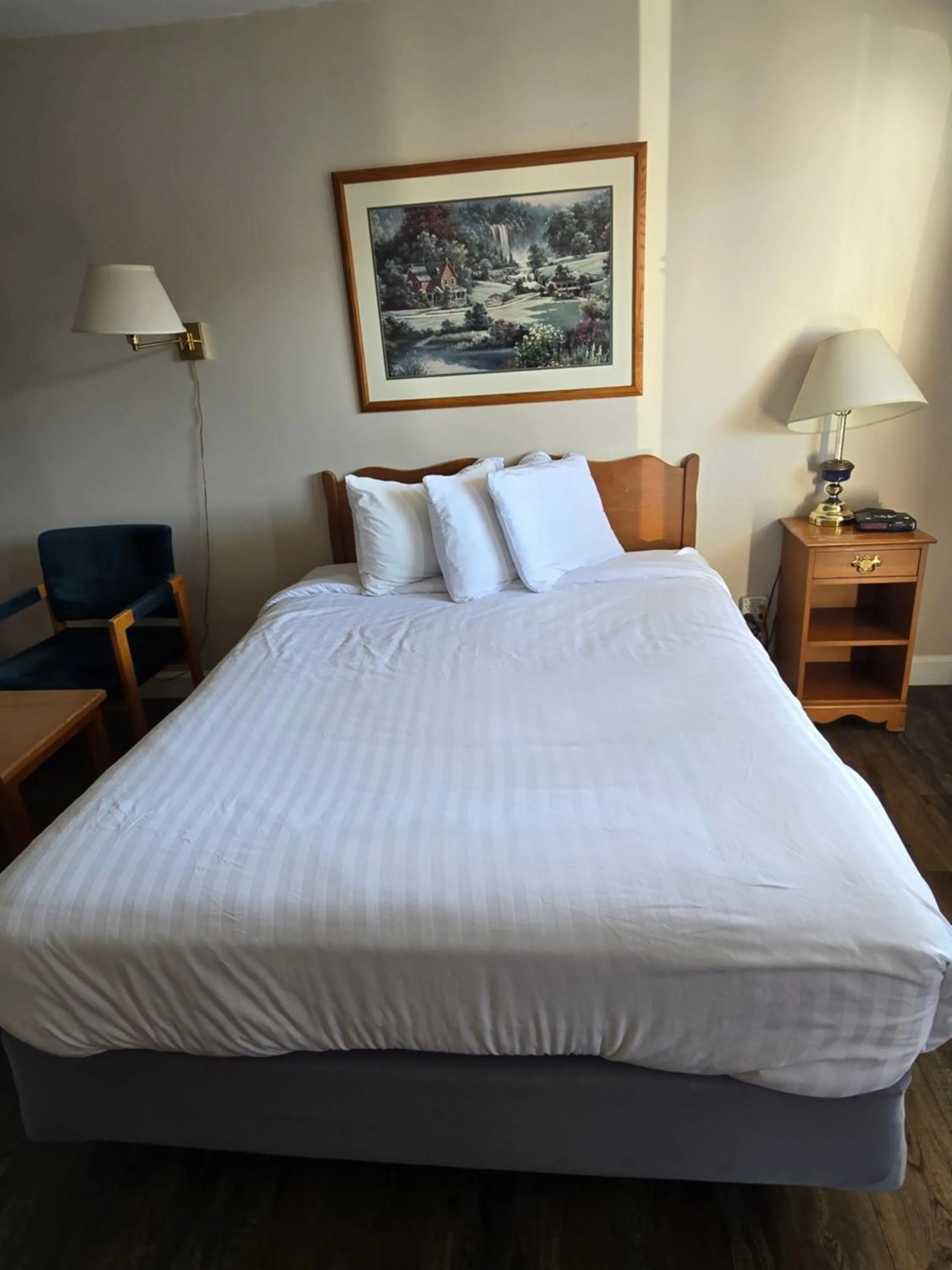 Bed in Travelodge by Wyndham Port Elgin