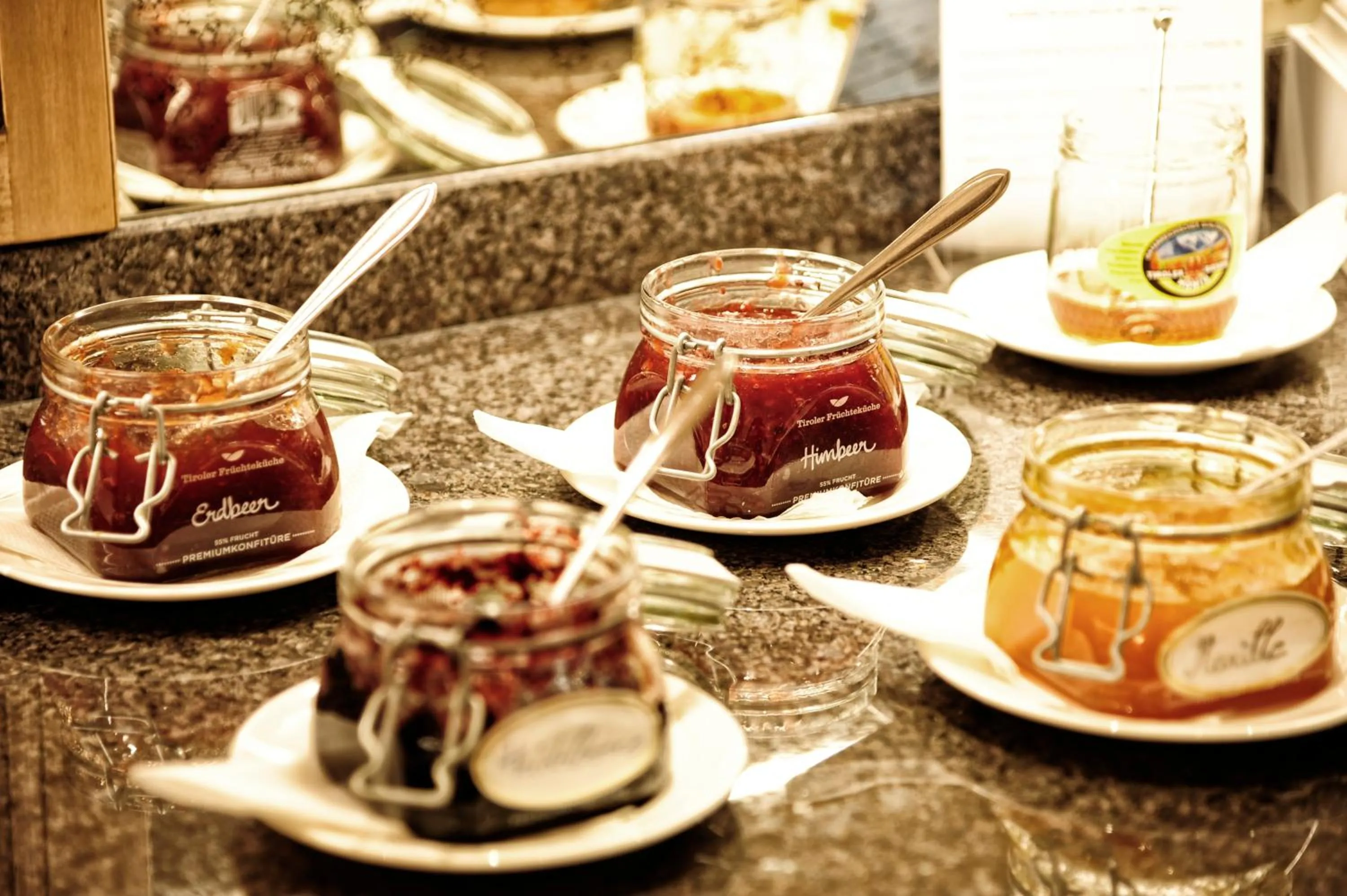 Restaurant/places to eat in Hotel Arnika