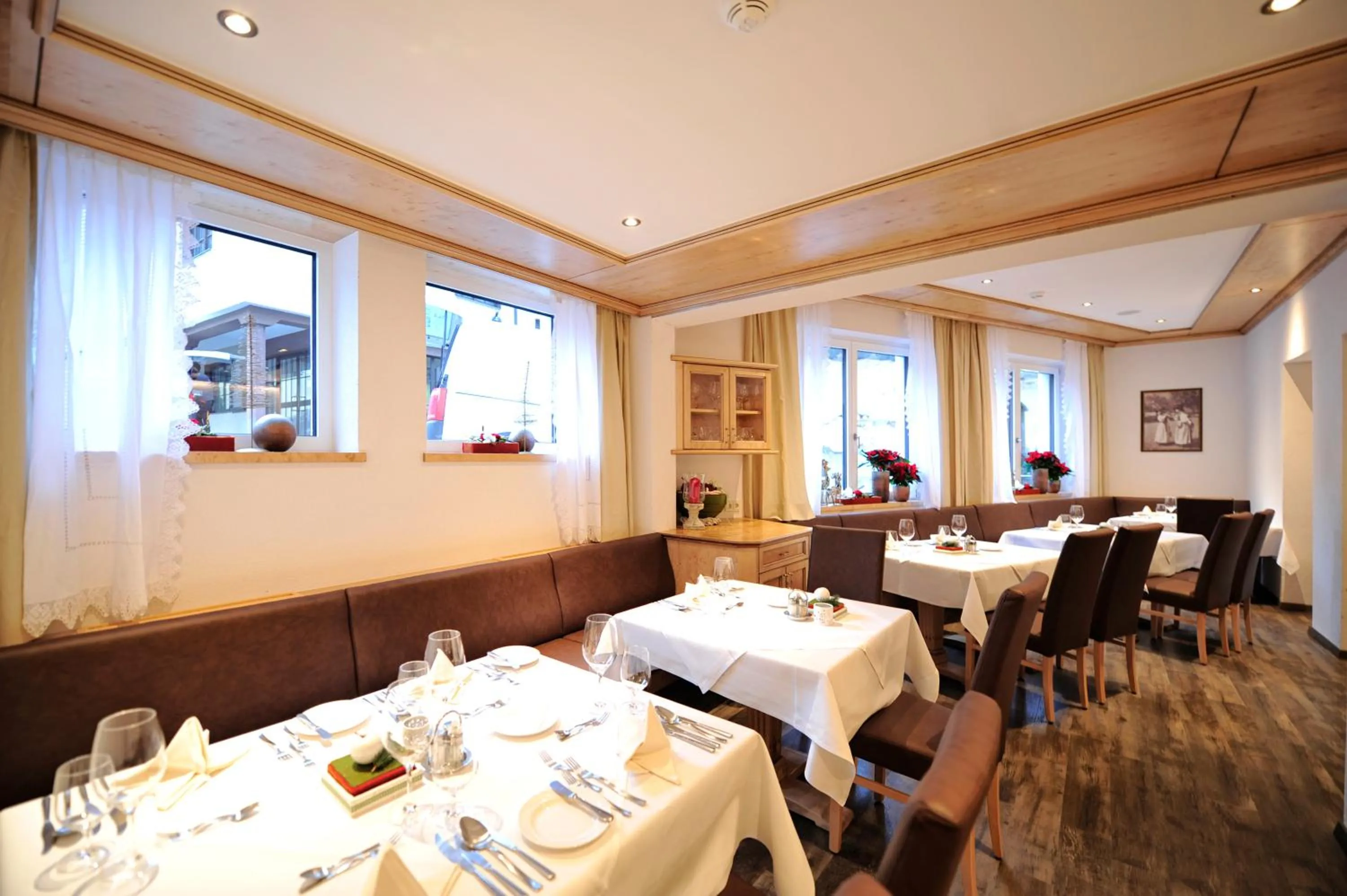 Restaurant/places to eat in Hotel Arnika