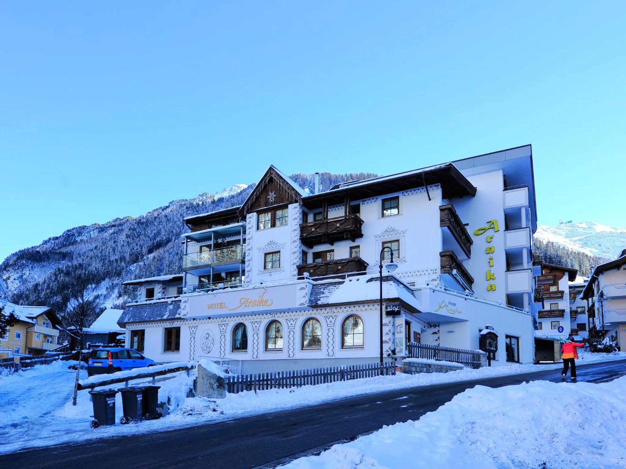 Facade/entrance in Hotel Arnika