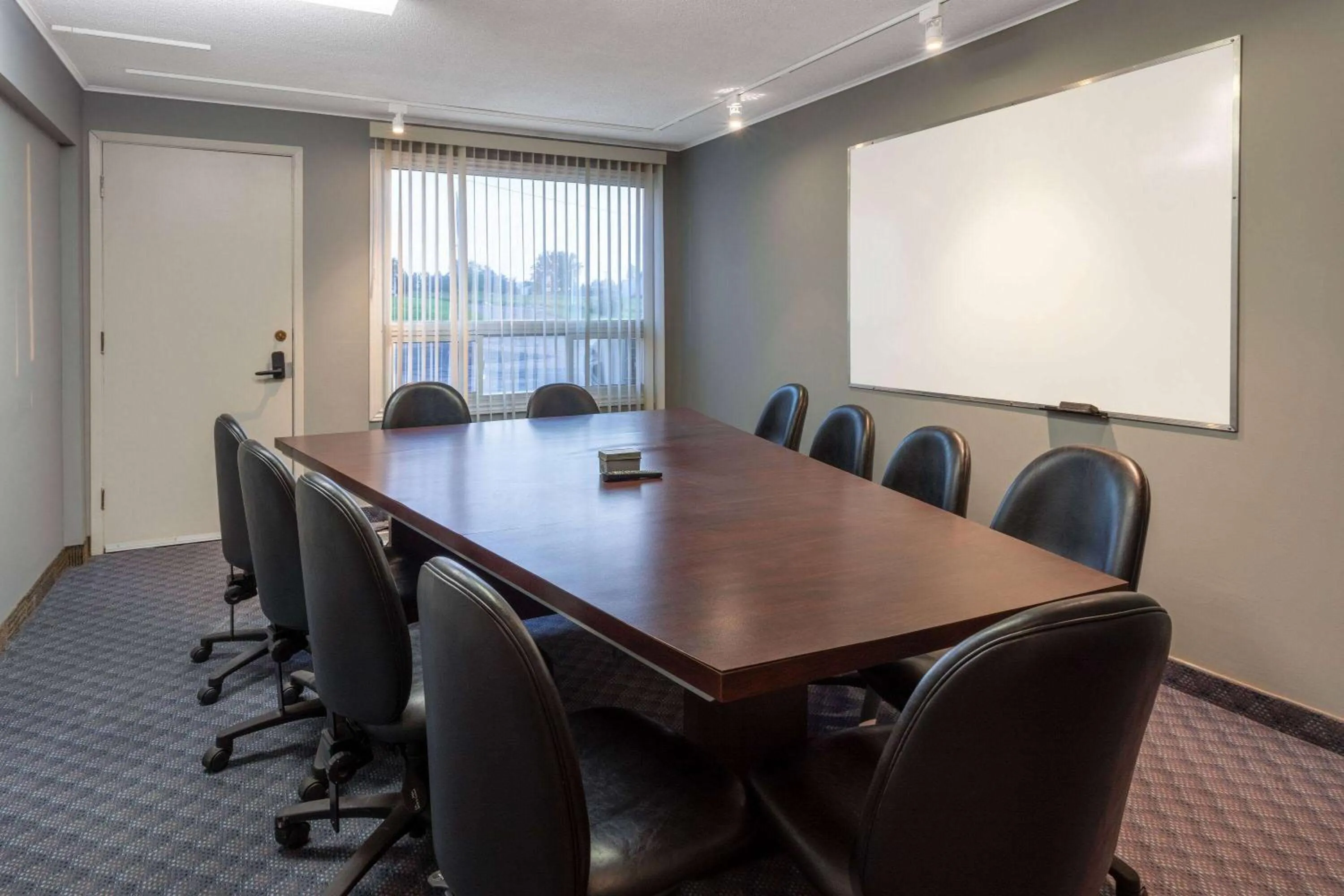 Meeting/conference room in Travelodge by Wyndham Amherst