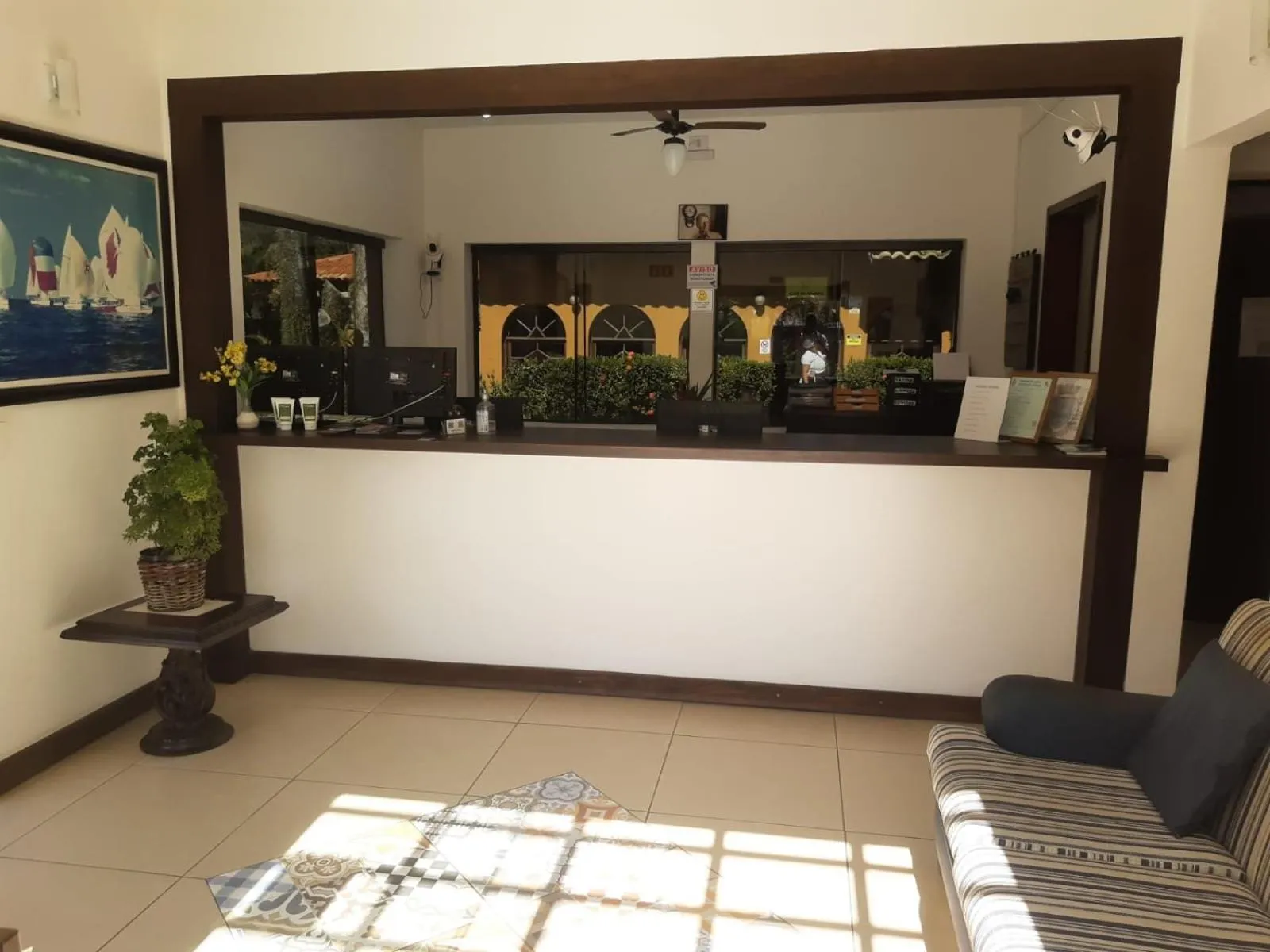 Lobby or reception in Pousada Casa Amarela