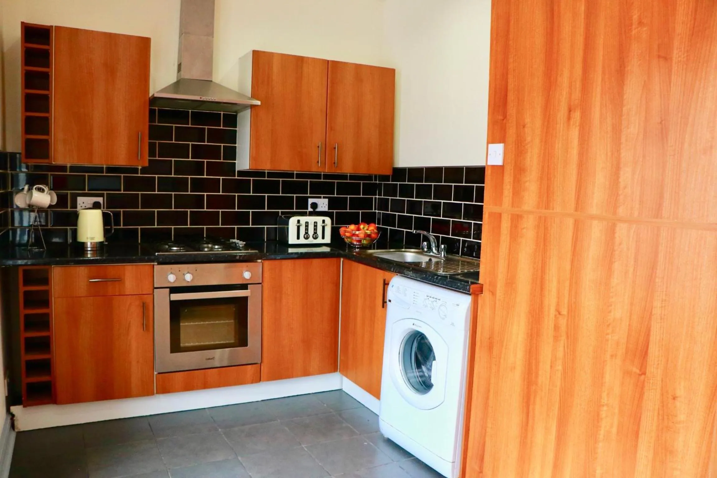 Kitchen or kitchenette in The Liverpool Pod Travel Hostel