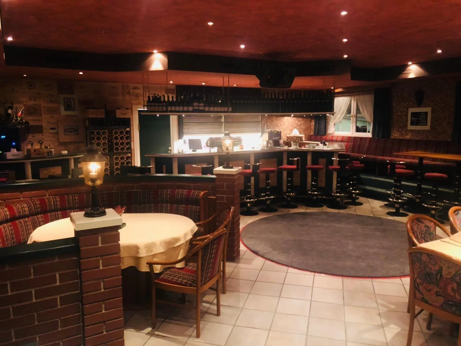 Restaurant/places to eat in Hotel Germania