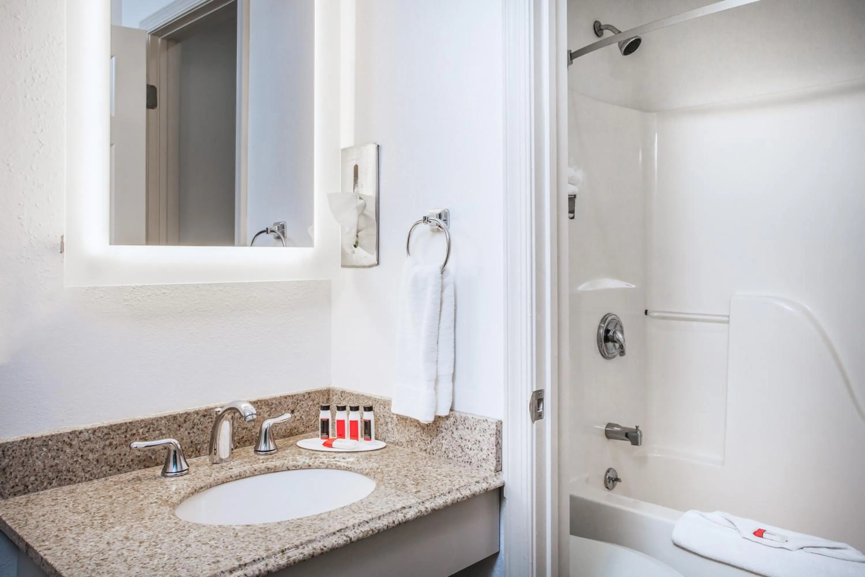 Day in Howard Johnson by Wyndham Hershey