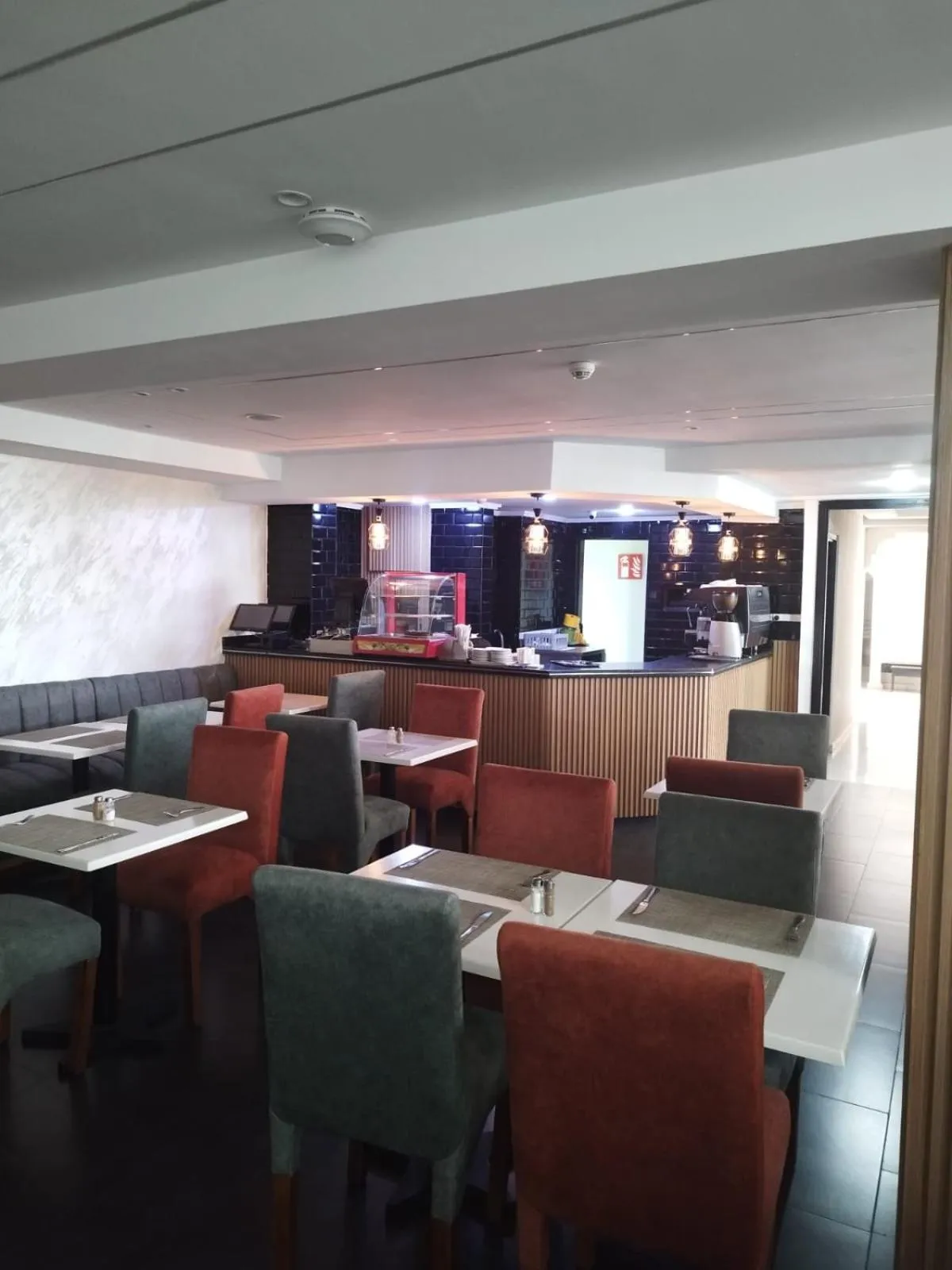 Restaurant/places to eat in Suite Hotel Tilila