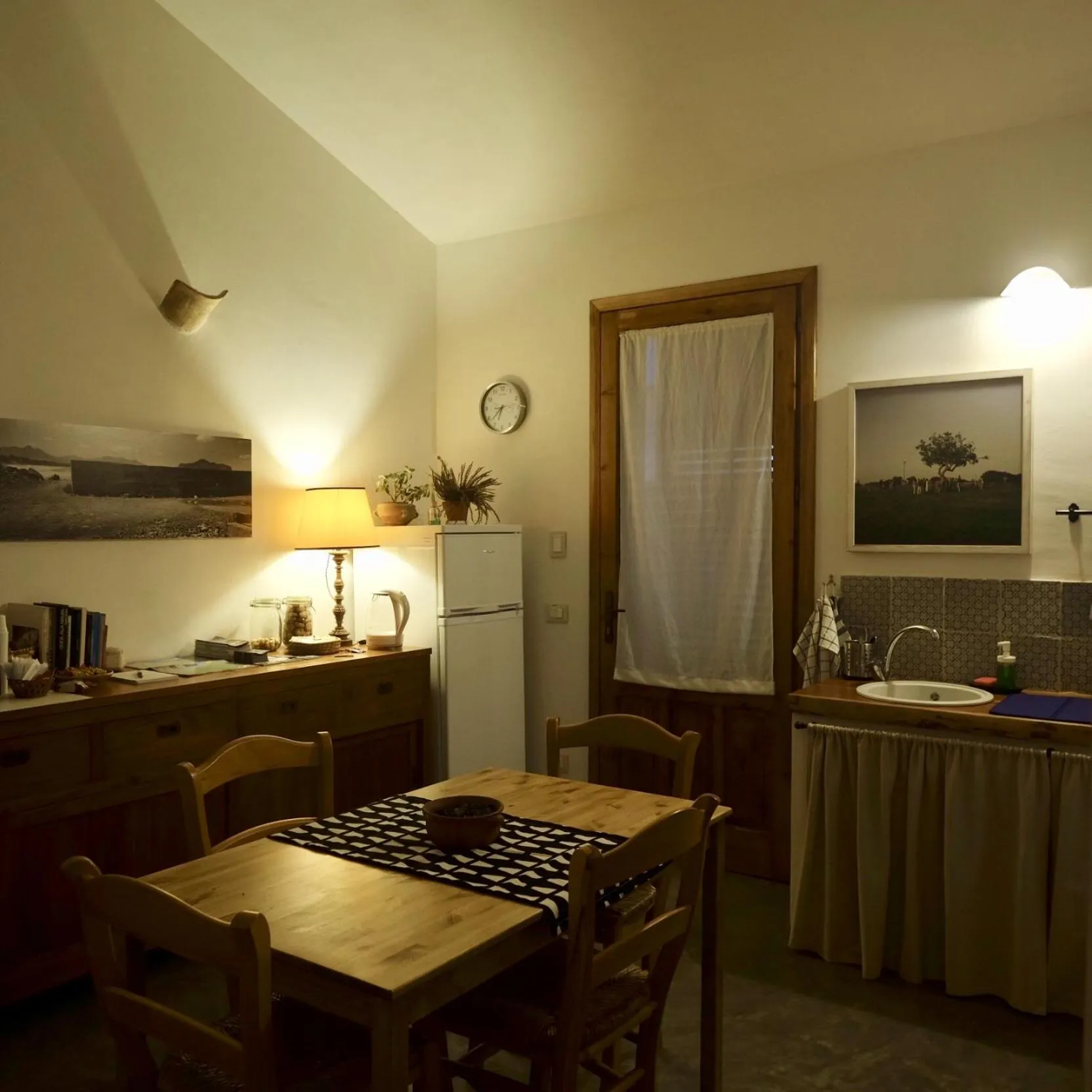 Communal lounge/ TV room in Stagnone Area Zero