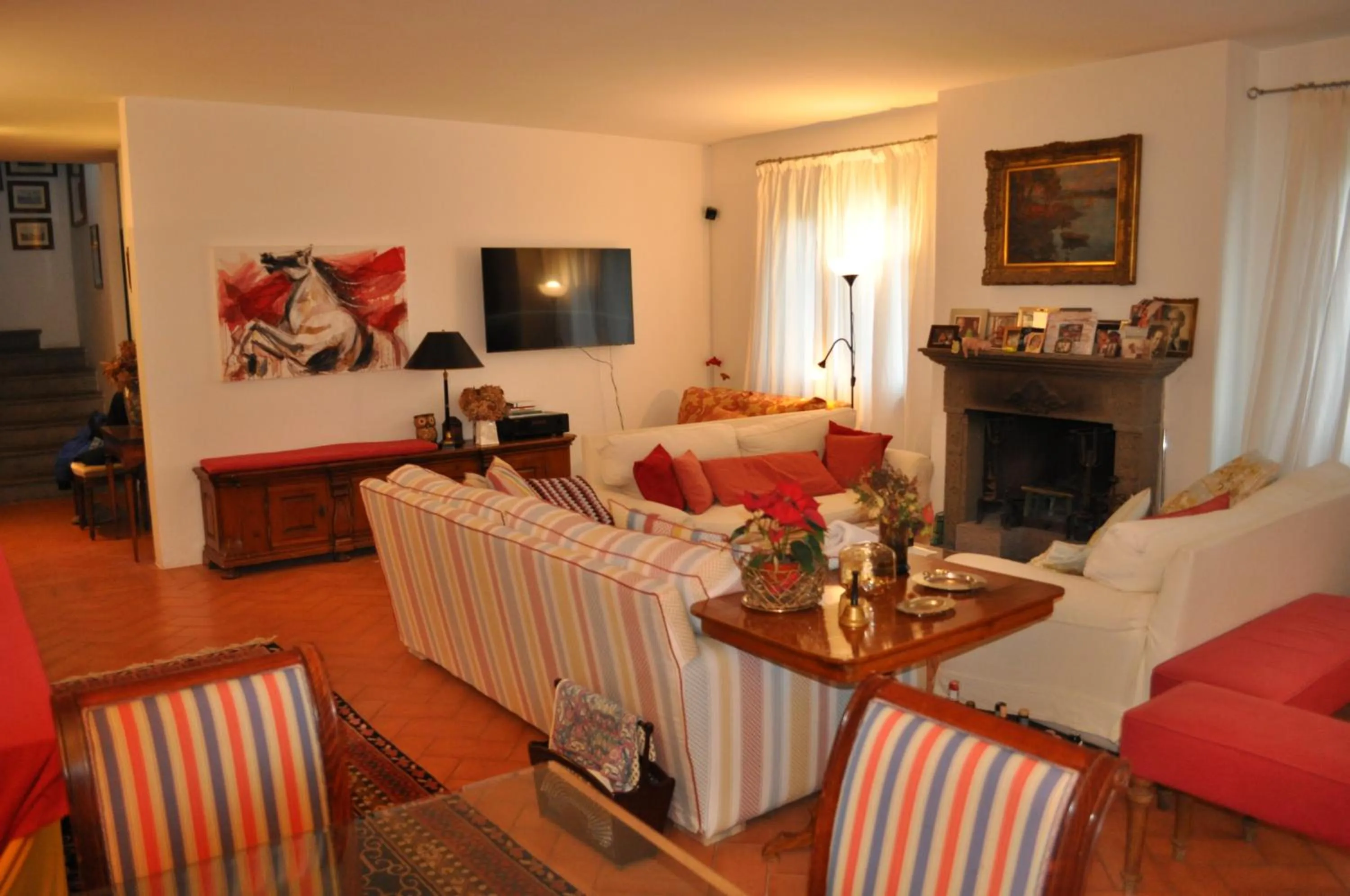 Communal lounge/ TV room in Casale Vicino Al Golf Nazionale