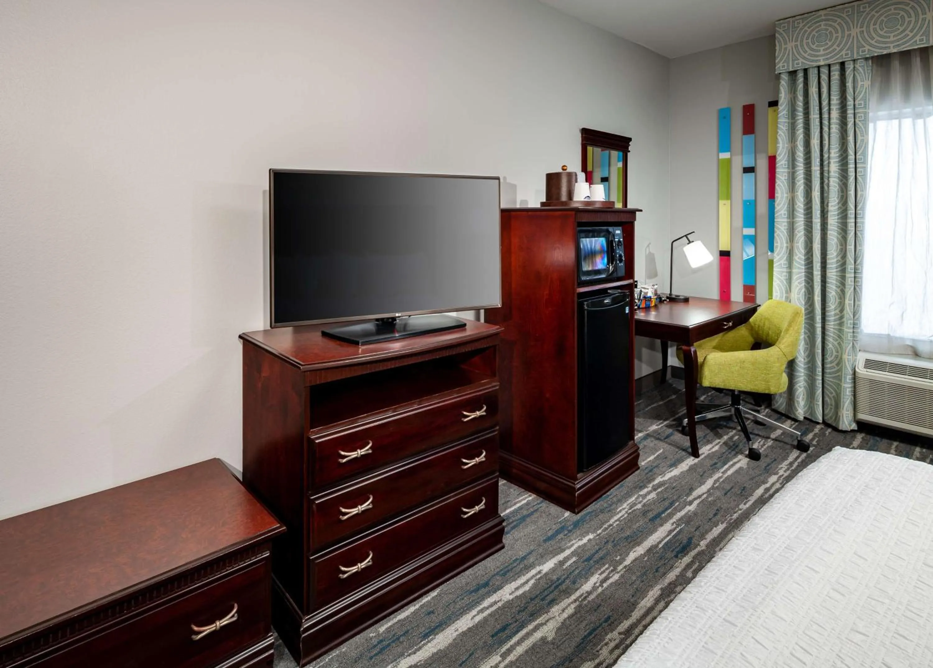 Bedroom, Bed in Hampton Inn & Suites Texarkana