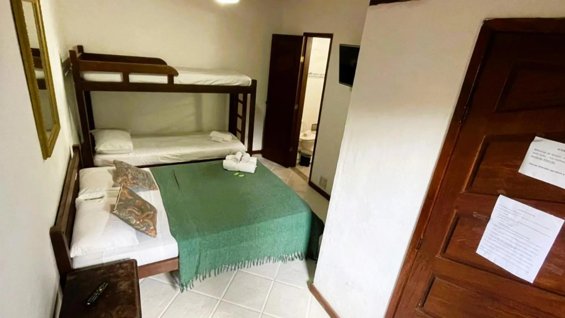 Photo of the whole room, Bed in Pousada Mandala - Búzios