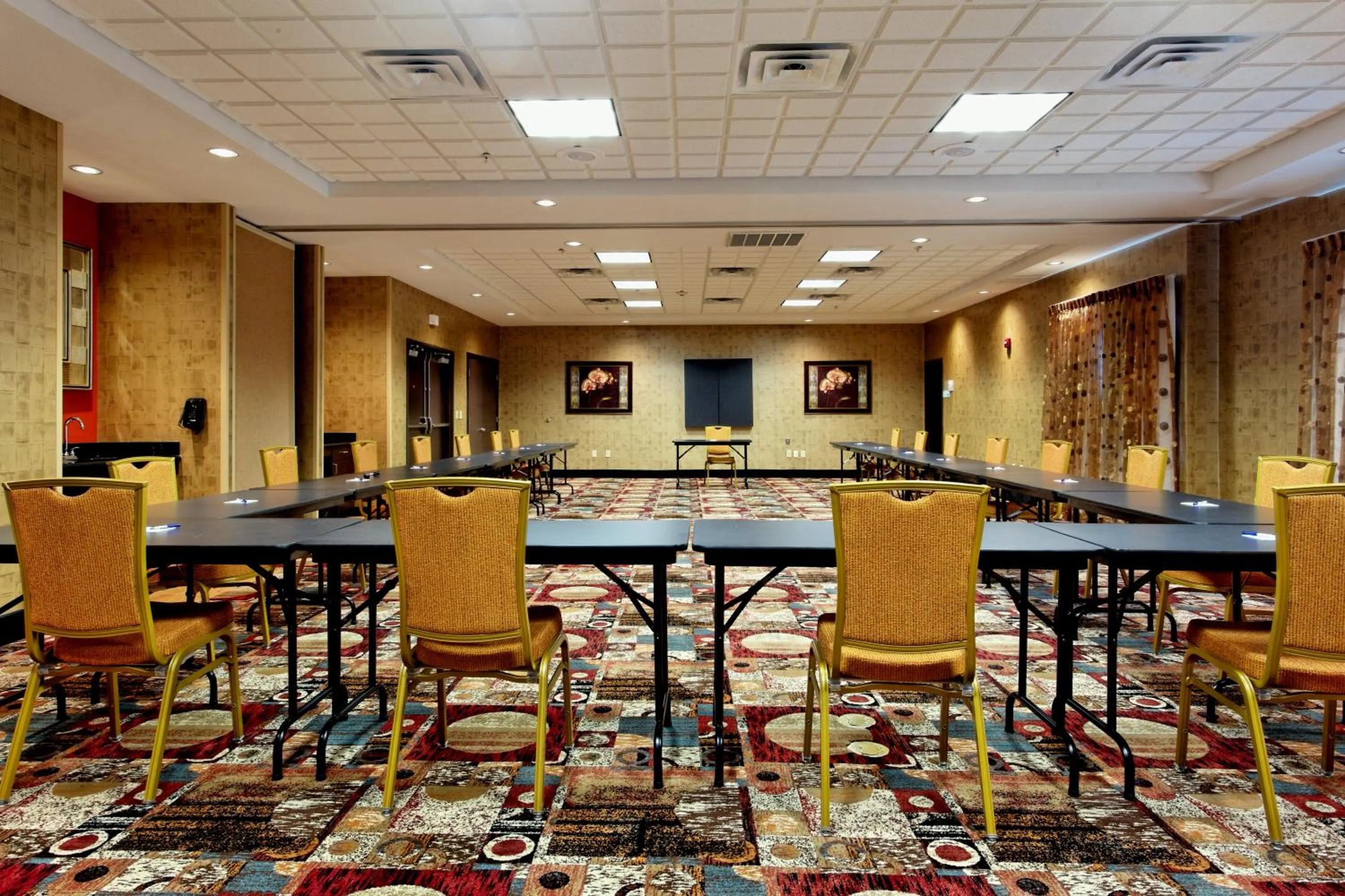 Meeting/conference room in Holiday Inn Express Hotel and Suites - Odessa by IHG