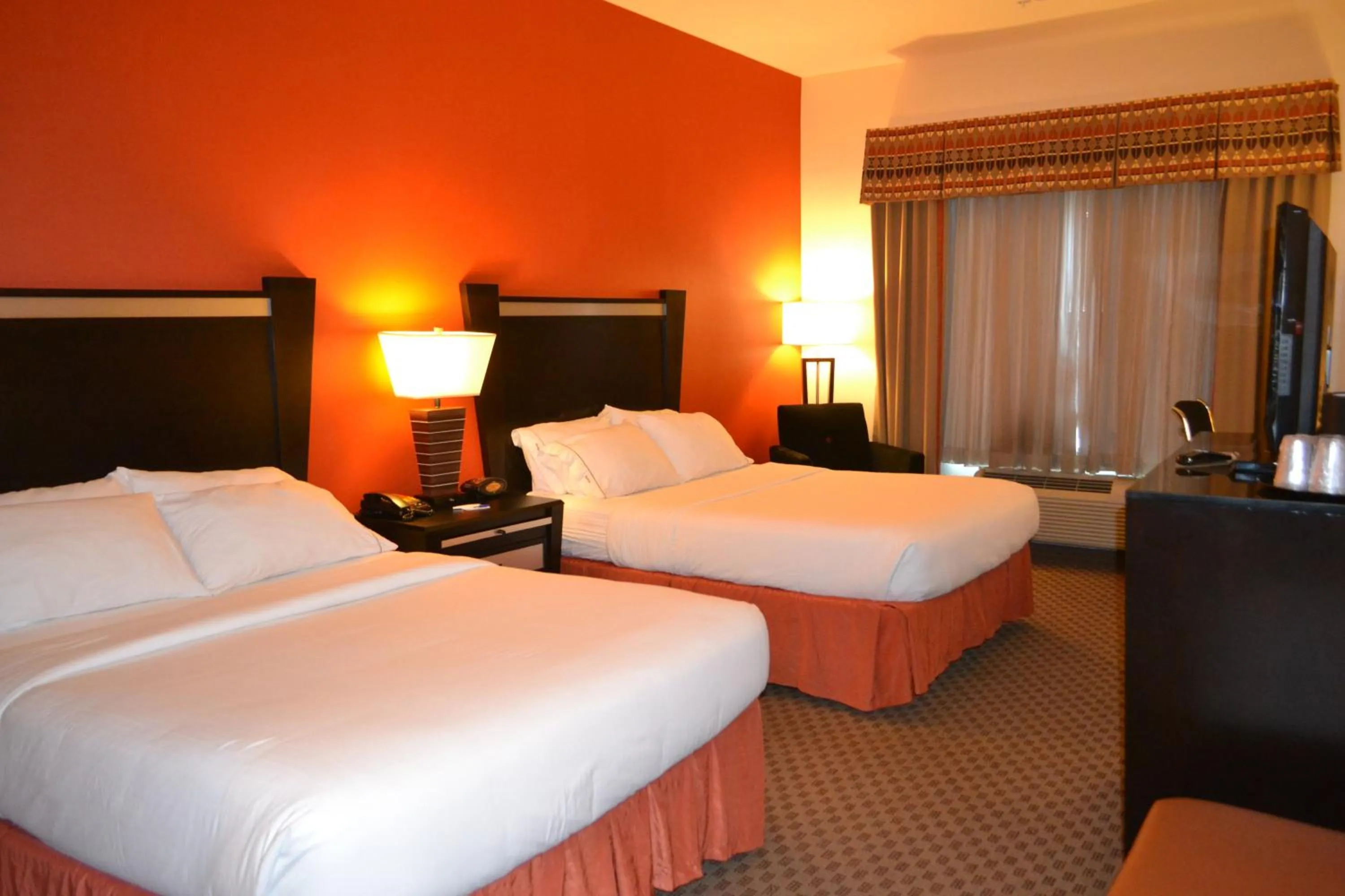 Photo of the whole room, Bed in Holiday Inn Express Hotel and Suites - Odessa by IHG