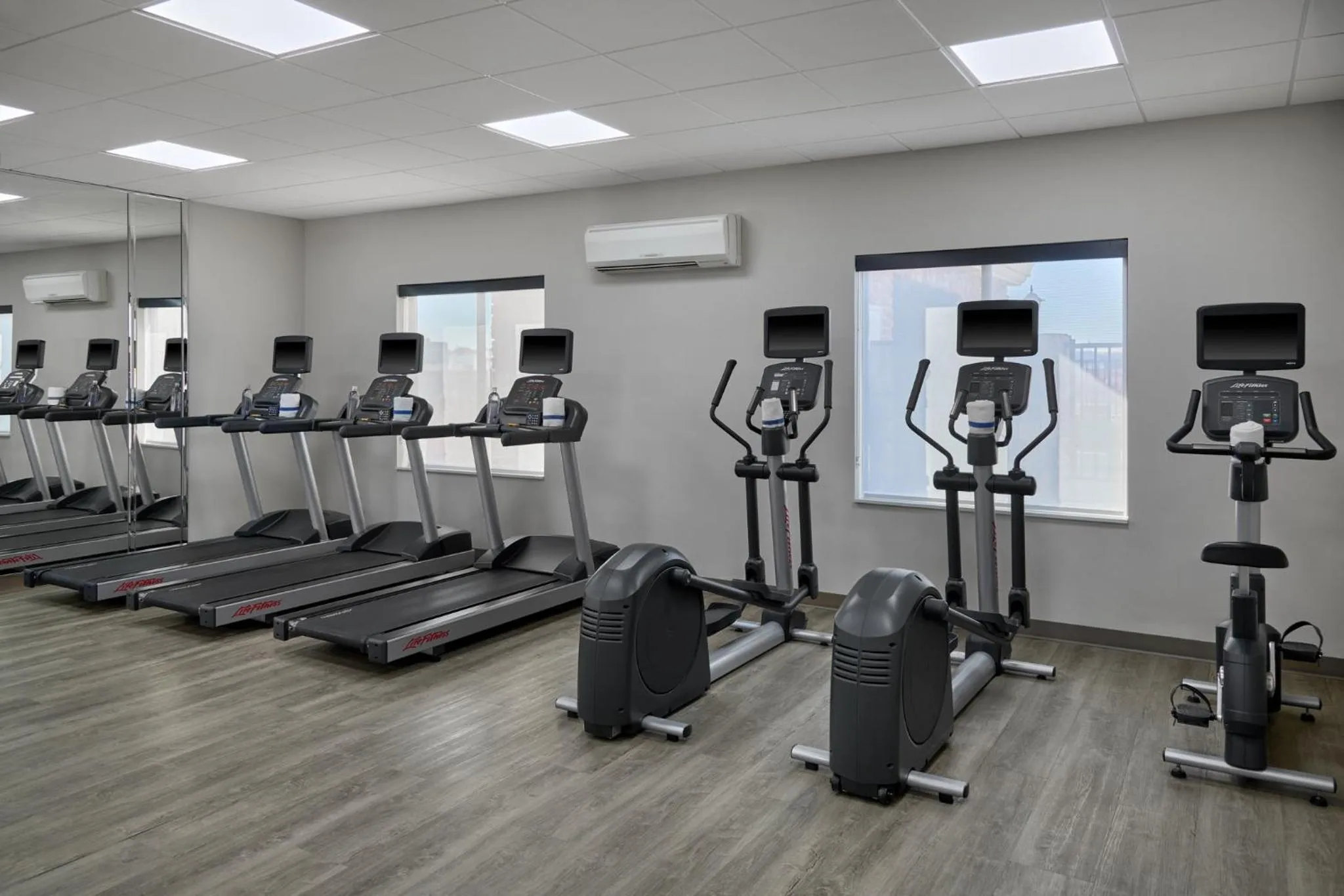 Fitness centre/facilities in Holiday Inn Express Hotel and Suites - Odessa by IHG