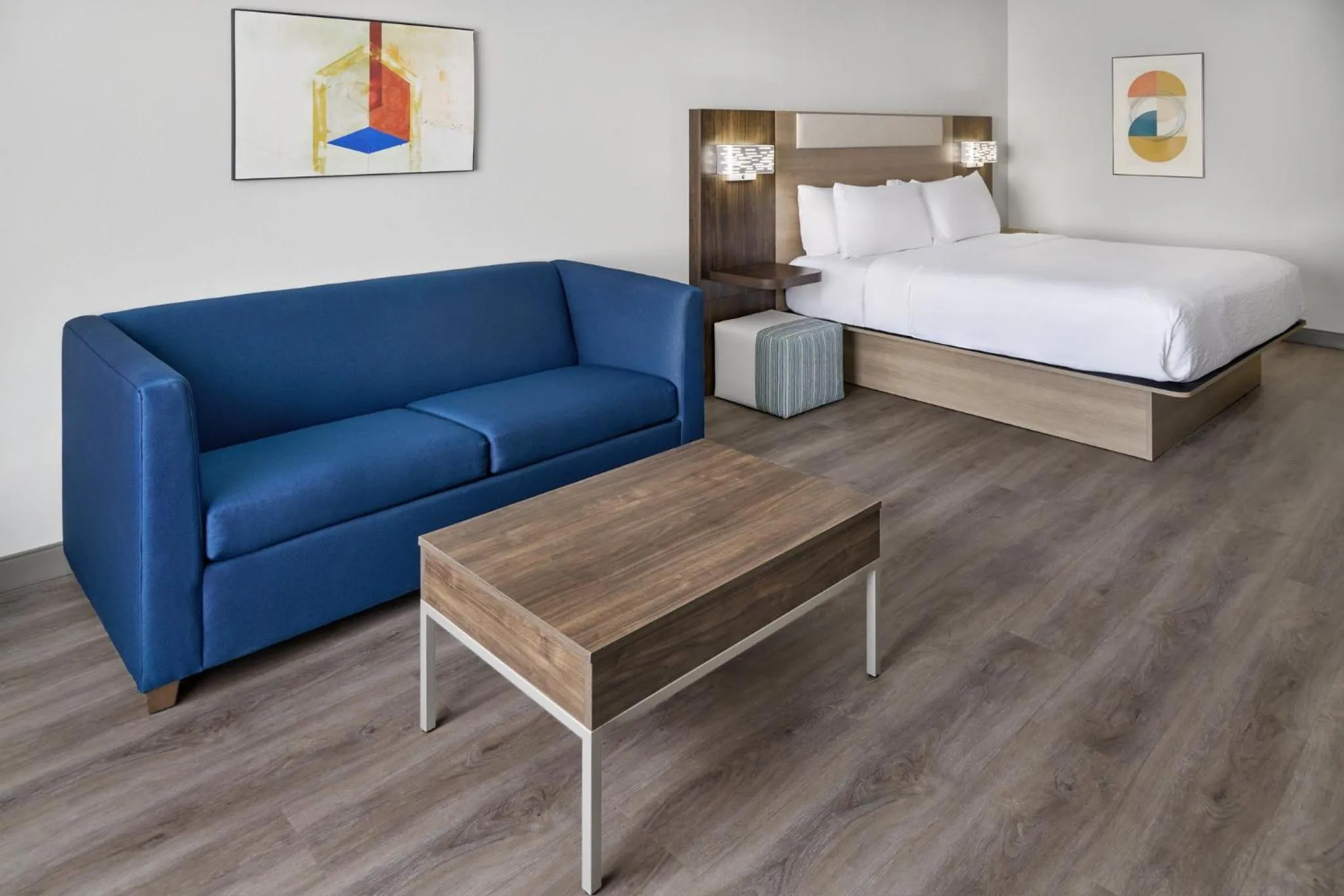 Bedroom, Bed in Holiday Inn Express Hotel and Suites - Odessa by IHG