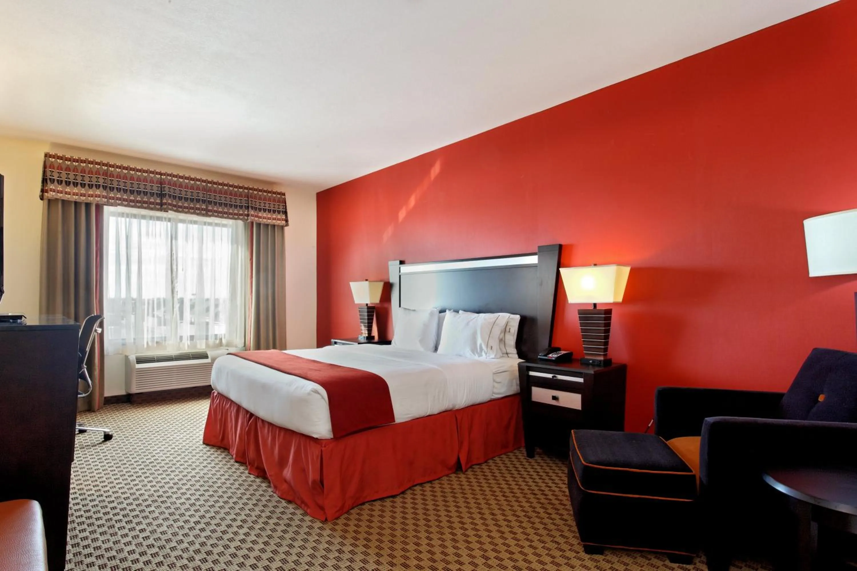 Photo of the whole room, Bed in Holiday Inn Express Hotel and Suites - Odessa by IHG