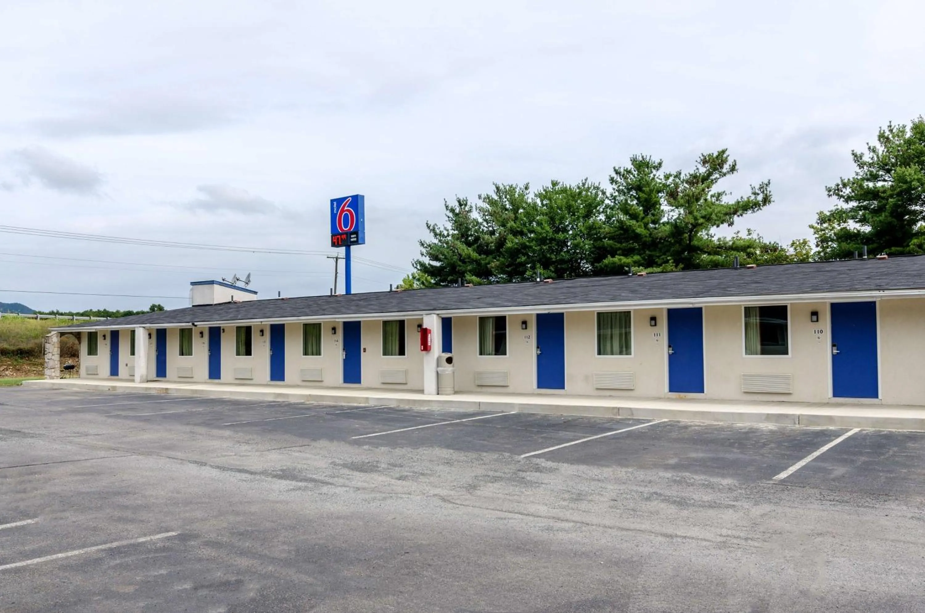 Property building in Motel 6-Troutville, VA