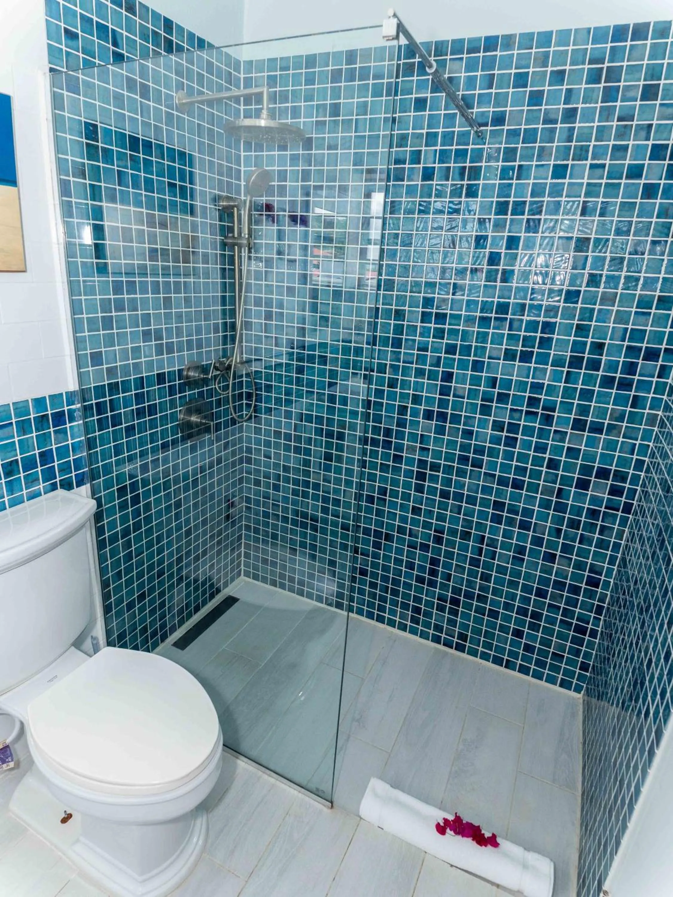 Shower in Antigua Village Beach Resort