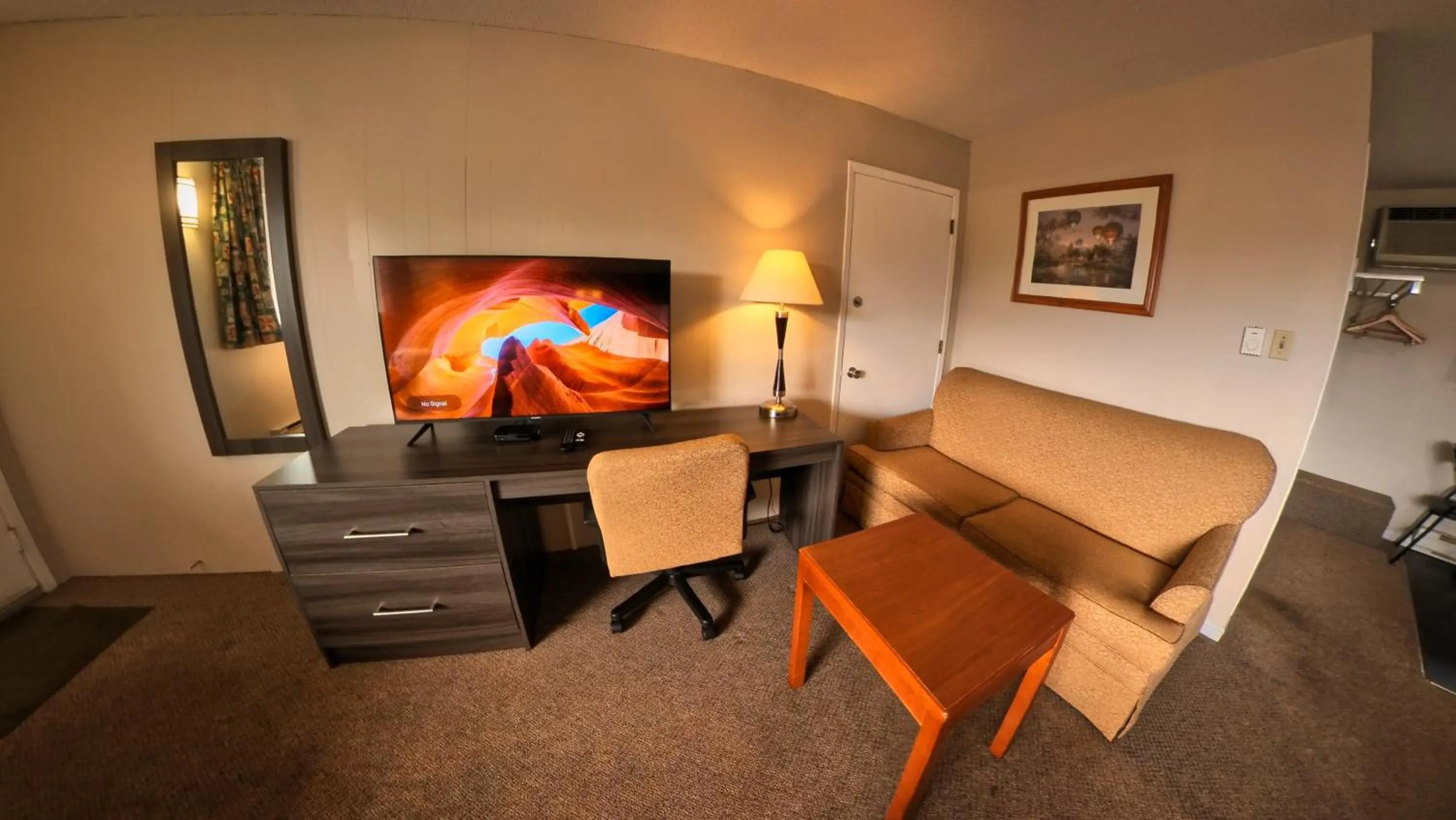 Maple Leaf Inn & Suites