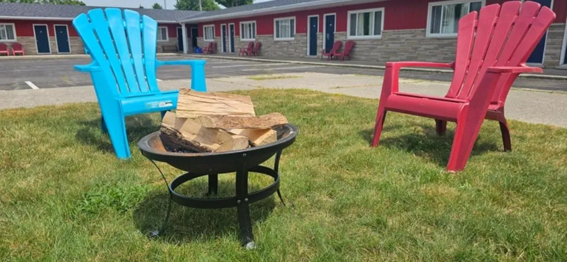 Maple Leaf Inn & Suites