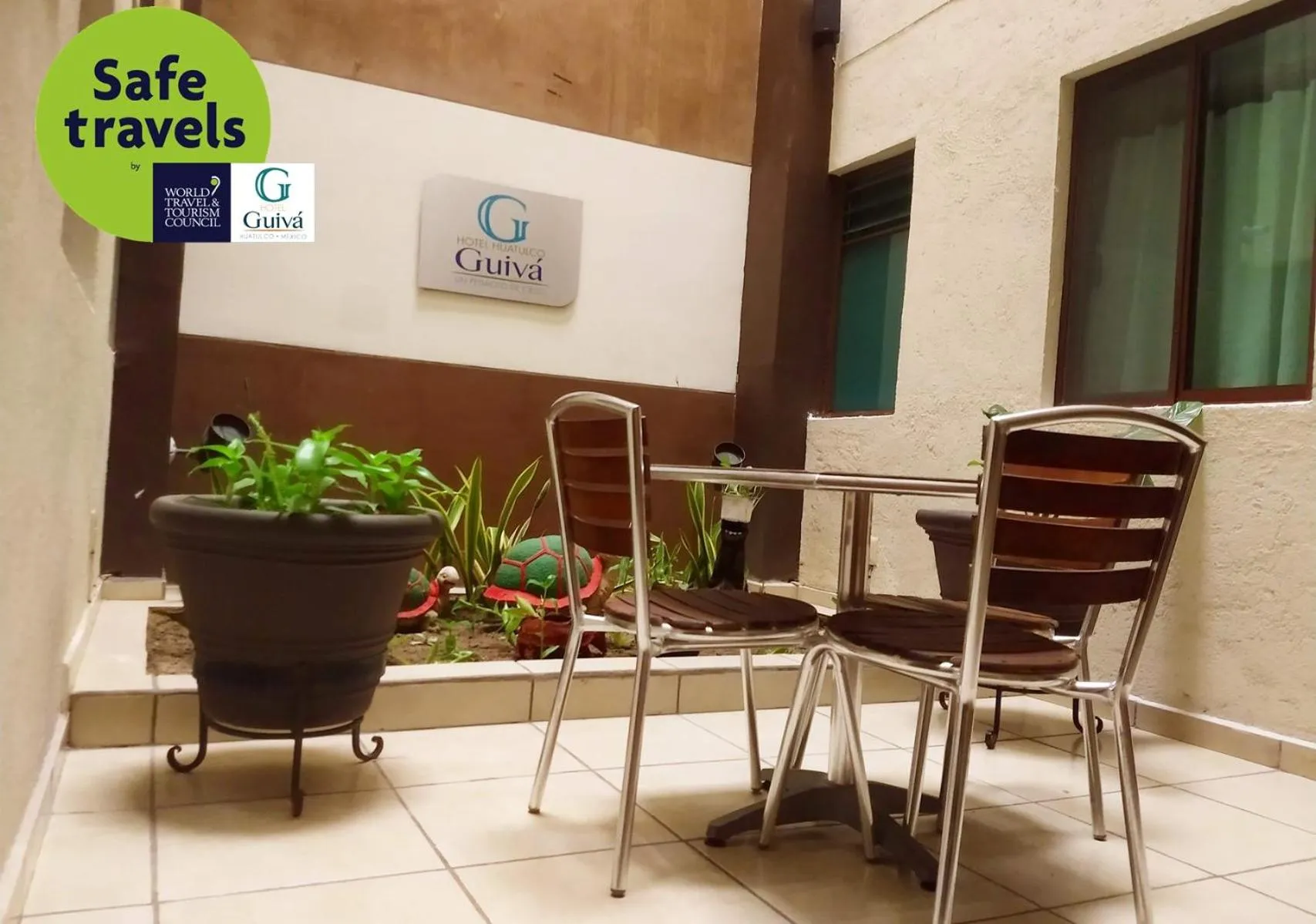 Inner courtyard view in Hotel Guivá Huatulco