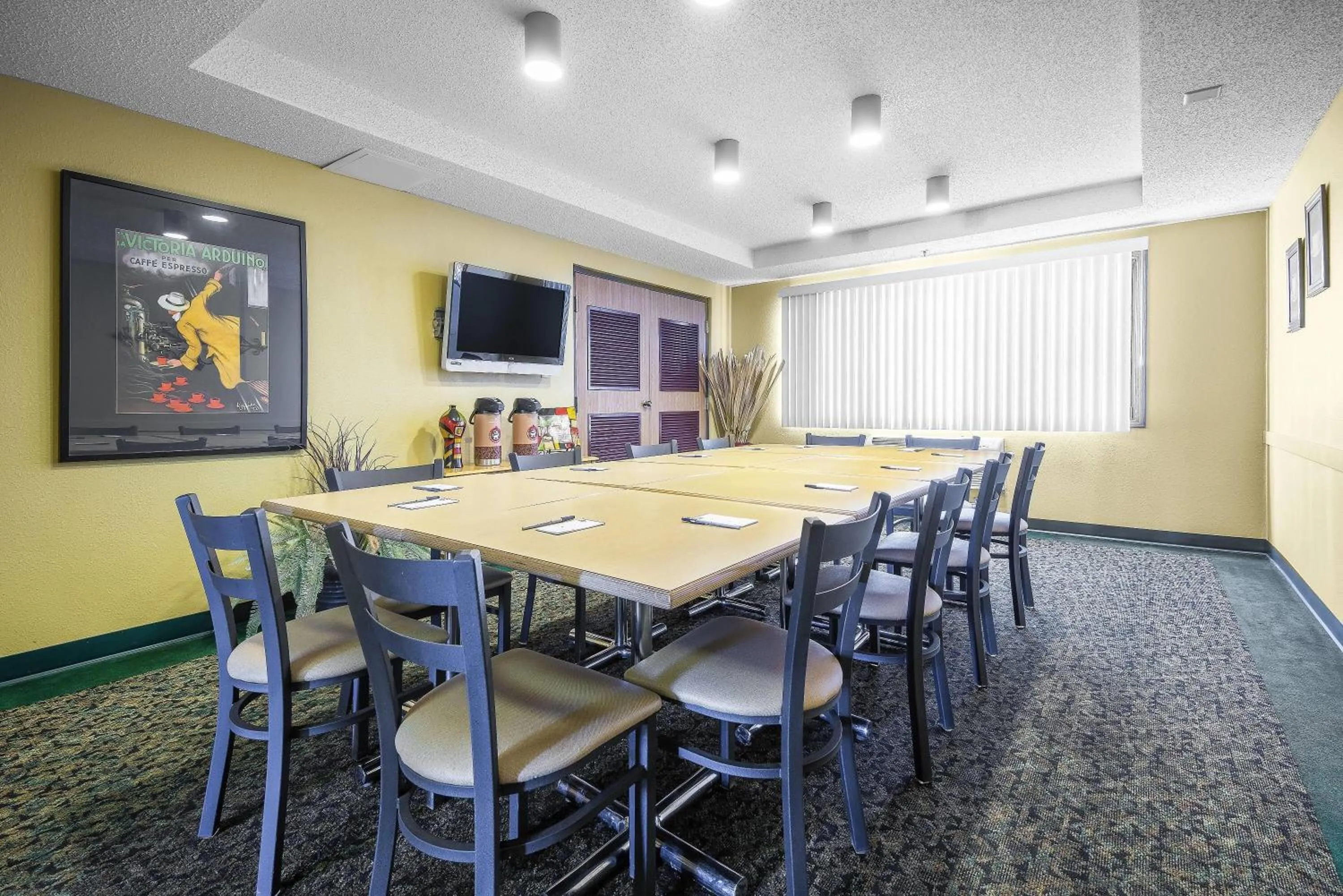 Meeting/conference room in AmericInn by Wyndham Sioux Falls