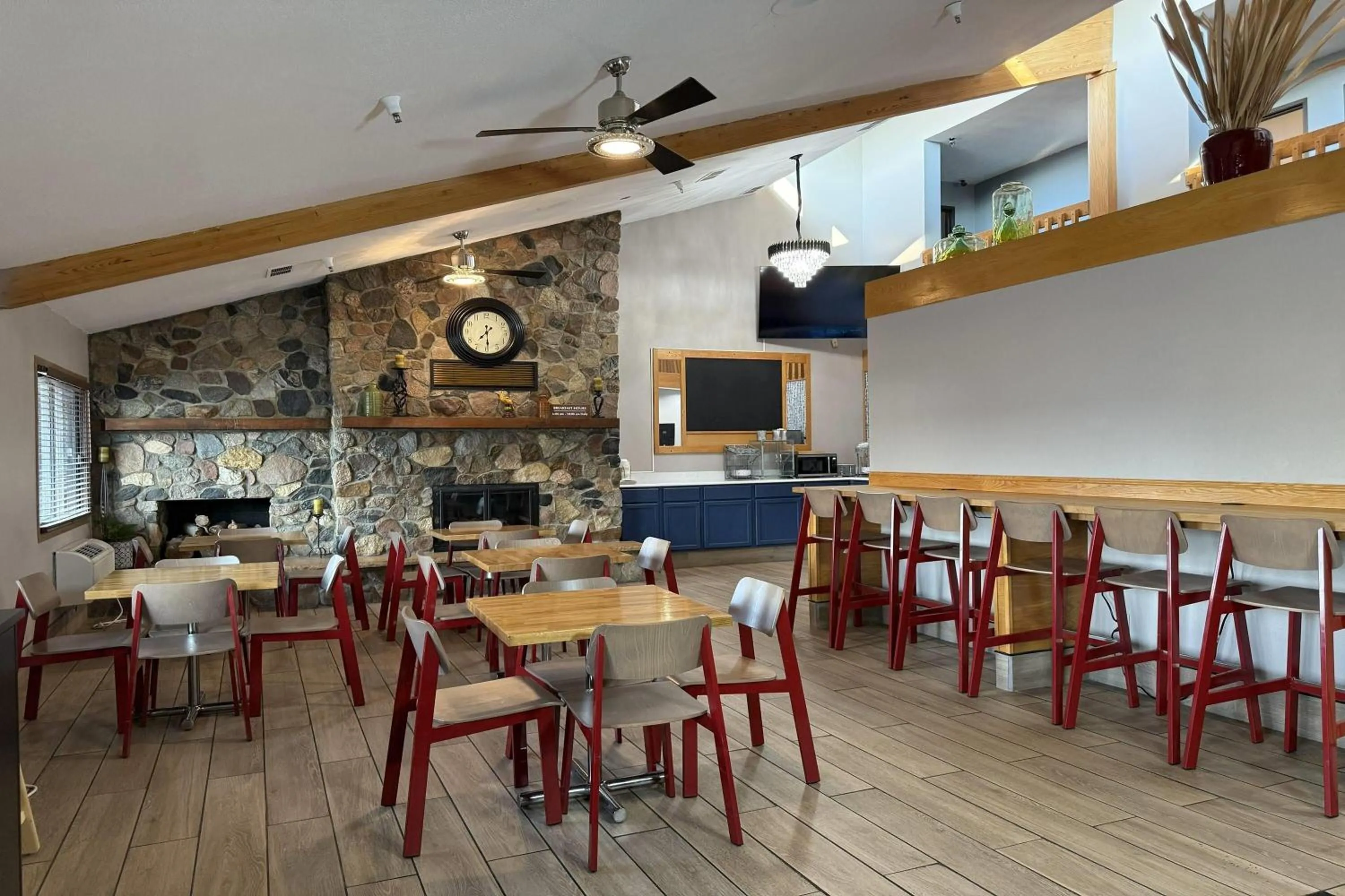 Breakfast in AmericInn by Wyndham Sioux Falls