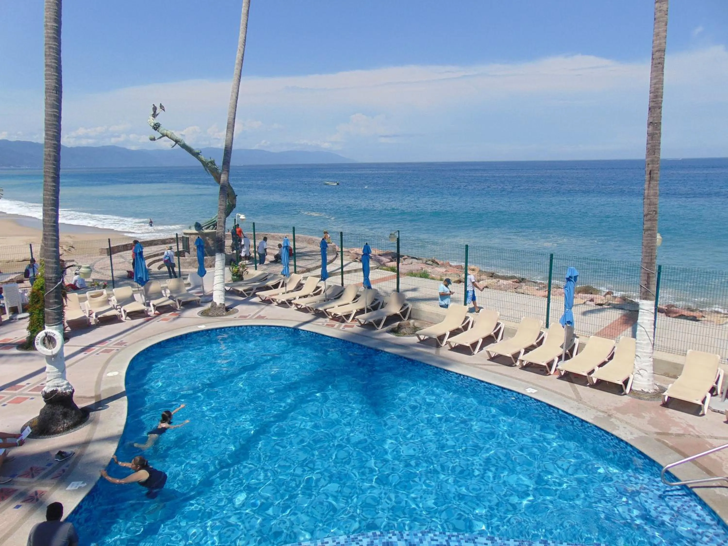 Property building in Hotel Rosita