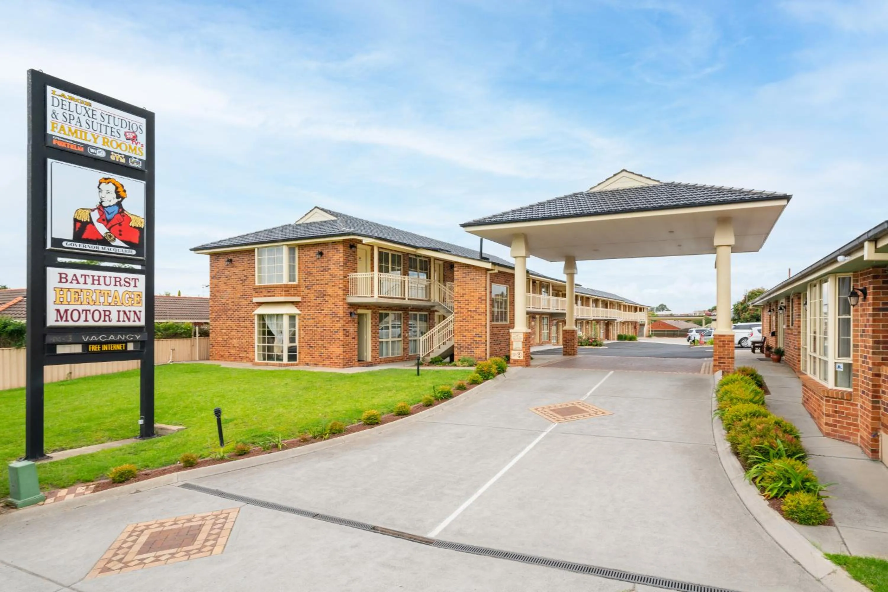 Property building in Heritage Inn Bathurst